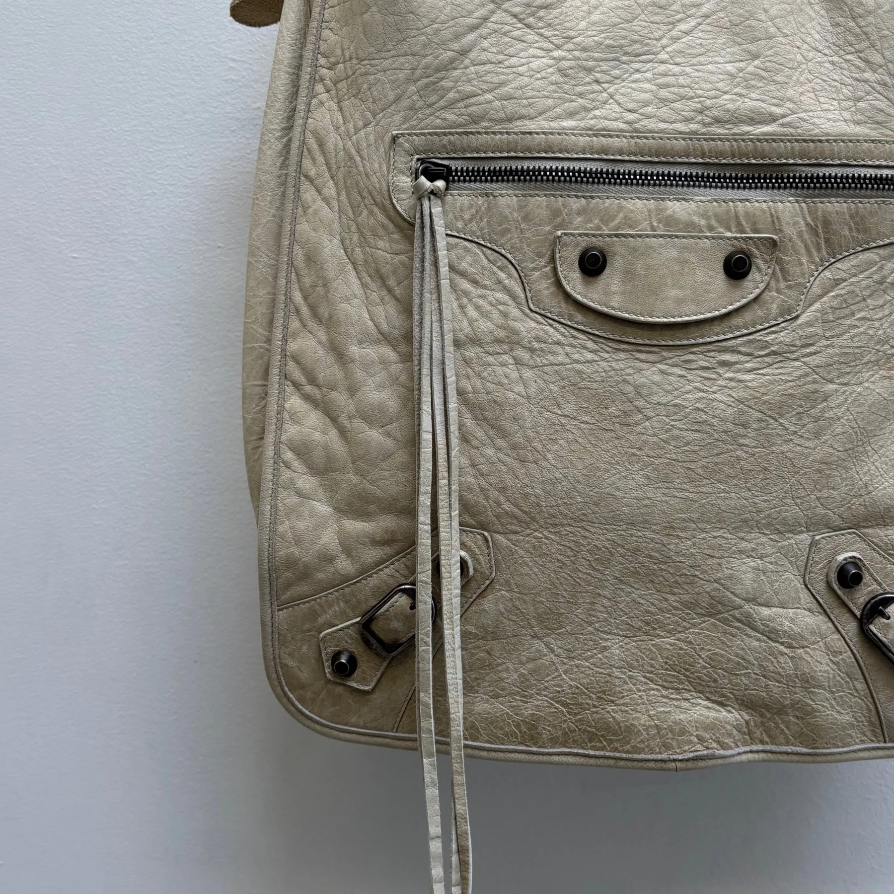 00s Balenciaga ‘The Day’ Leather Hobo Bag by Nicholas Ghesquiere - Image 5