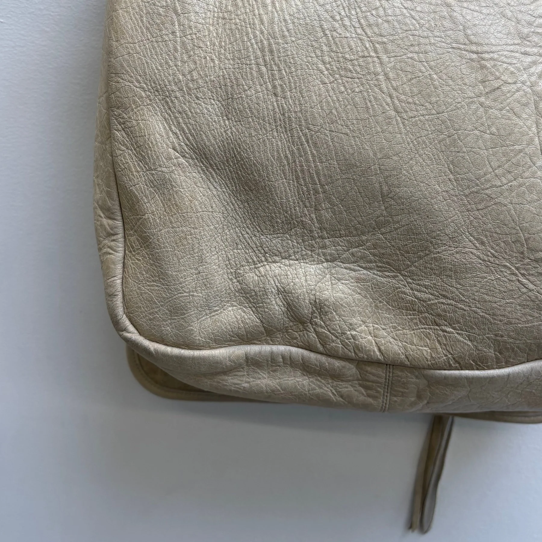 00s Balenciaga ‘The Day’ Leather Hobo Bag by Nicholas Ghesquiere - Image 8