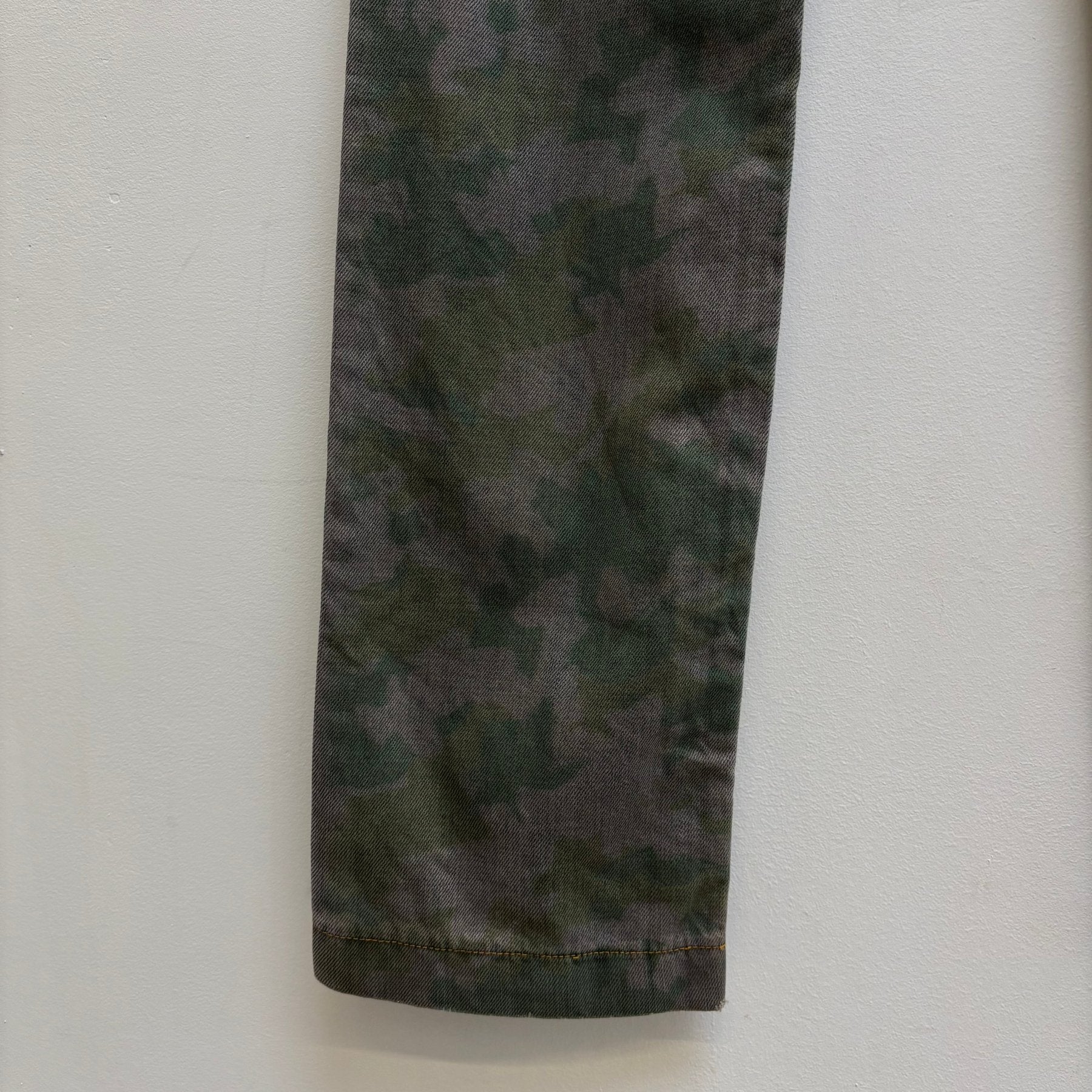 00s Dolce & Gabbana Camouflage Straight Jeans - Image 12