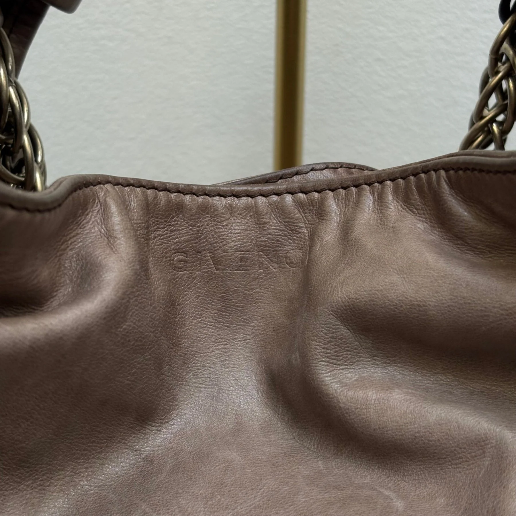 00s Givenchy Chain Strap Leather Hobo Bag - Image 8