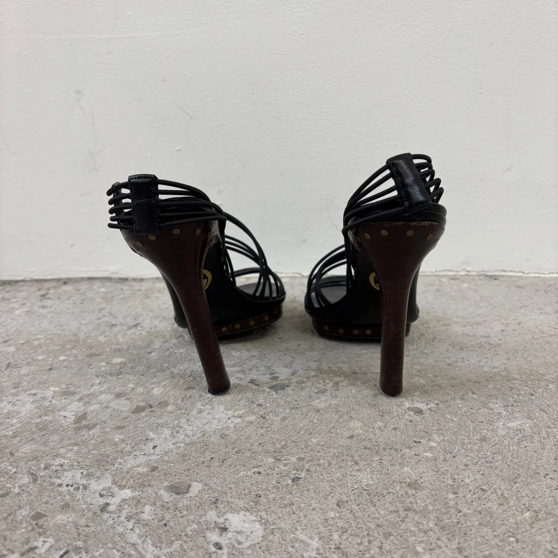 00s Gucci by Tom Ford Leather Strappy Sandal Heels - Image 4