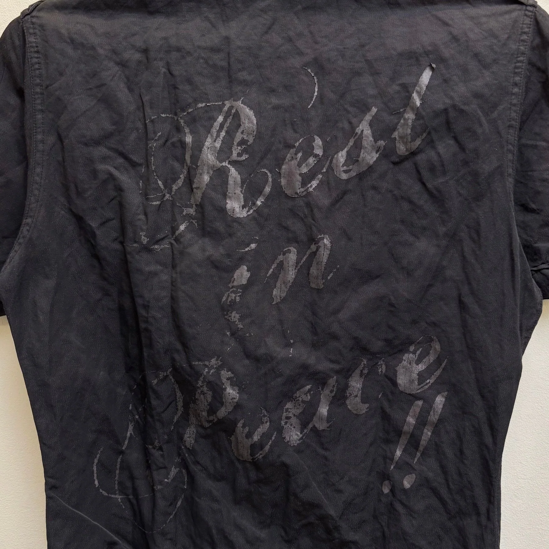 00s Shellac ‘Rest In Peace’ Back Graphic Button Up T-Shirt - Image 7