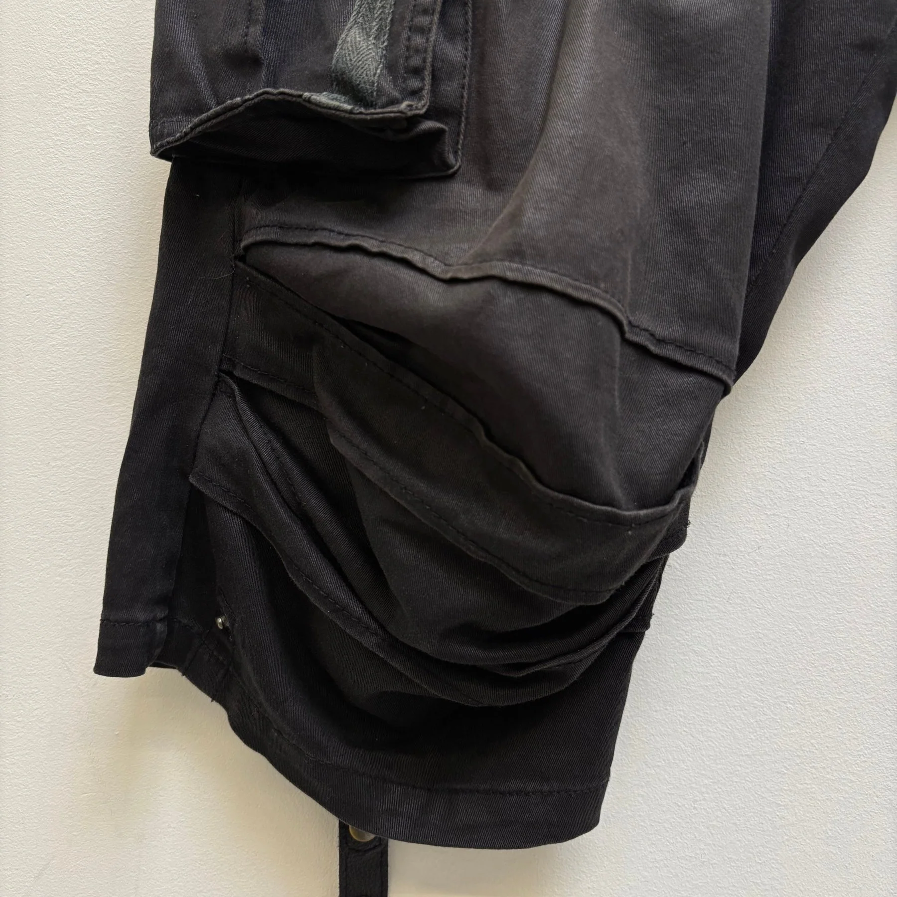 00s Tornado Mart Coated Cargo Shorts - Image 6