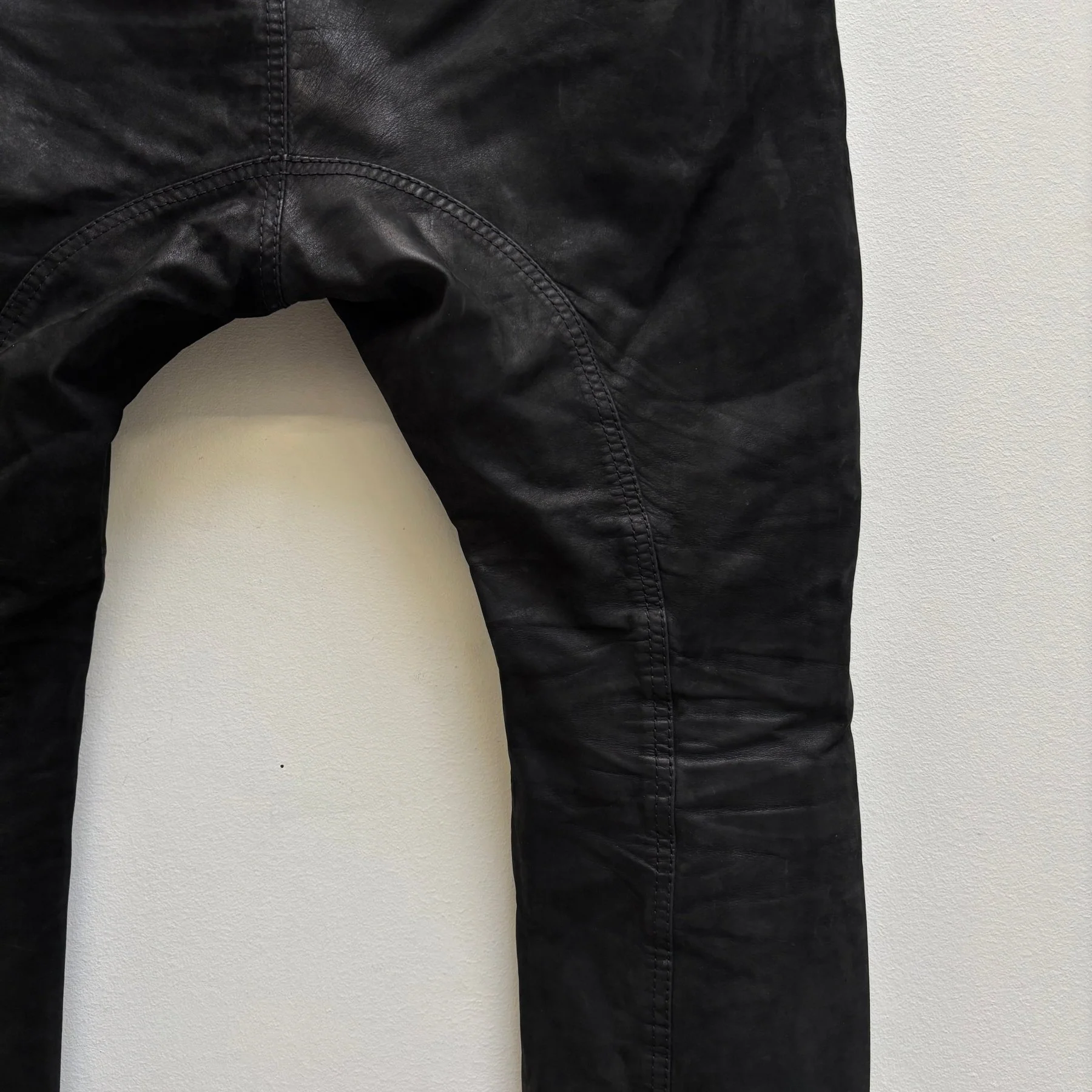 2010s Alexandre Plokhav Leather Asymmetrical Drop Crotch Cargo Pants - Image 13