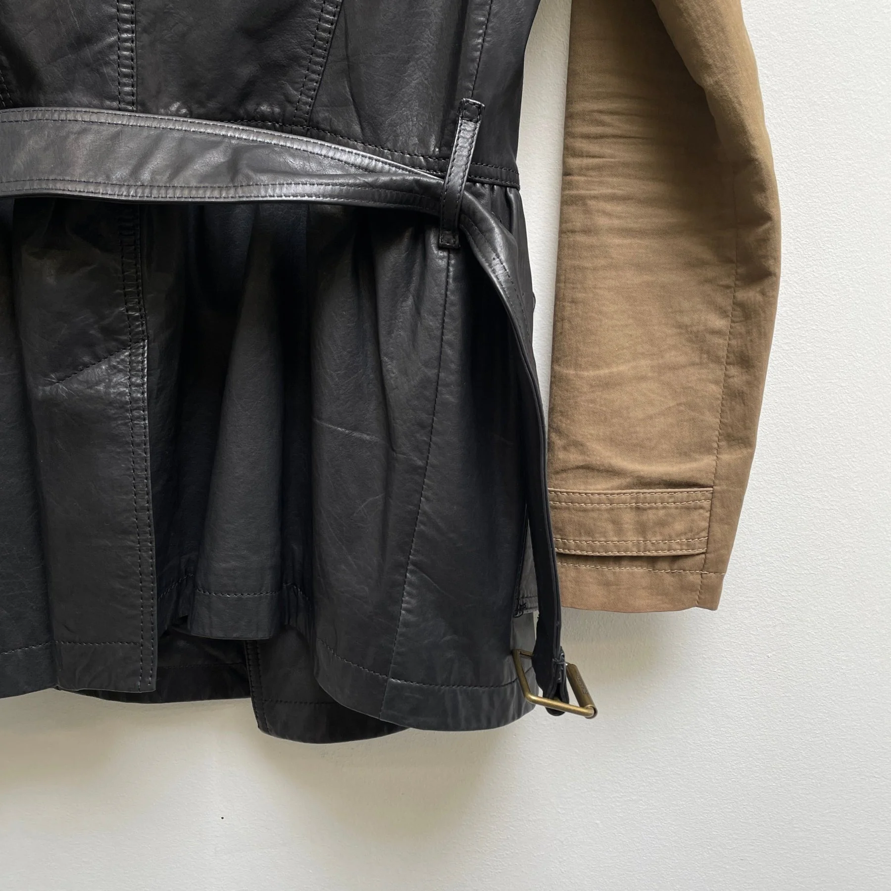 2010s Burberry Hybrid Calf Leather Short Trench Coat - Image 11