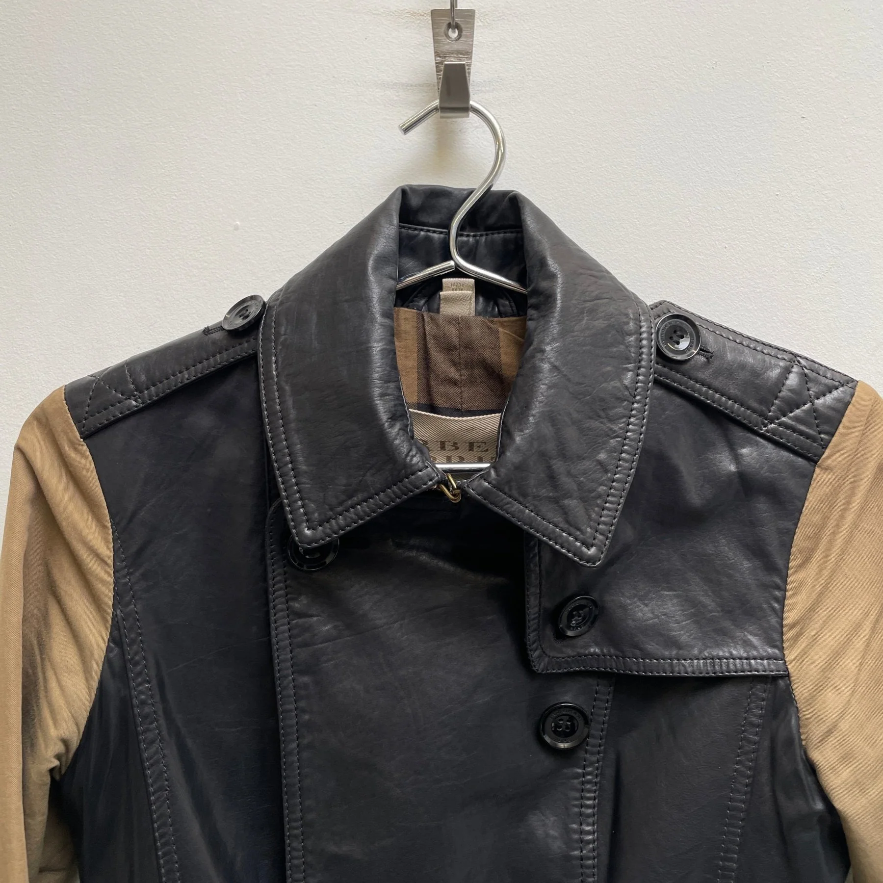 2010s Burberry Hybrid Calf Leather Short Trench Coat - Image 4