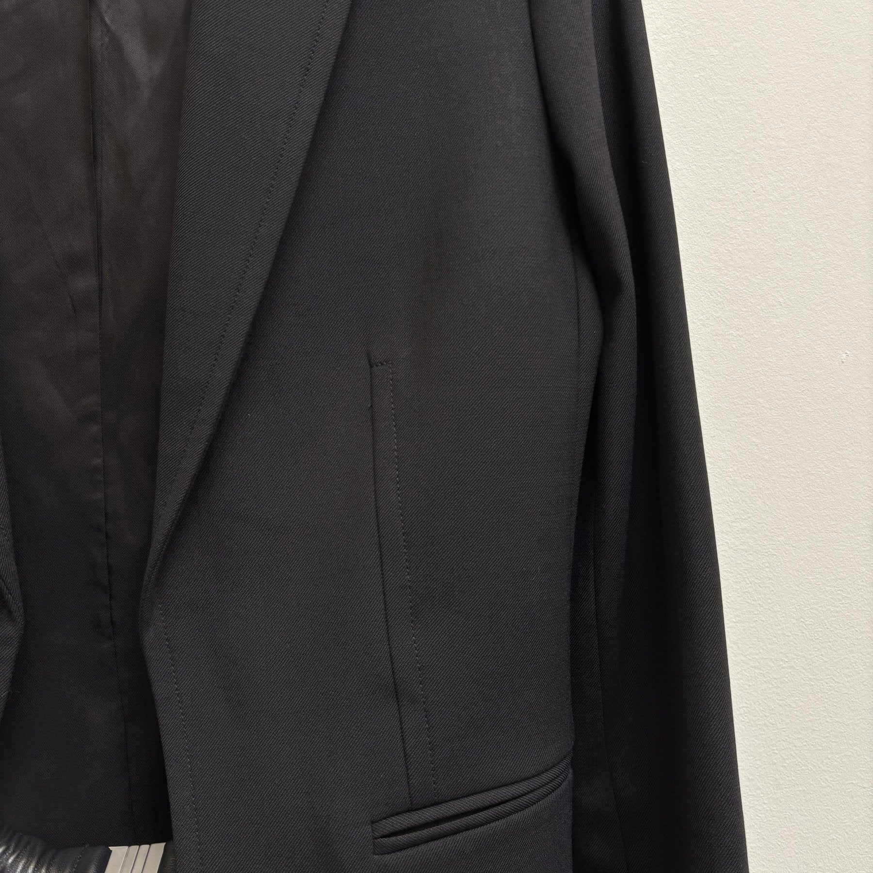 2010s Helmut Lang Tailored Blazer - Image 4