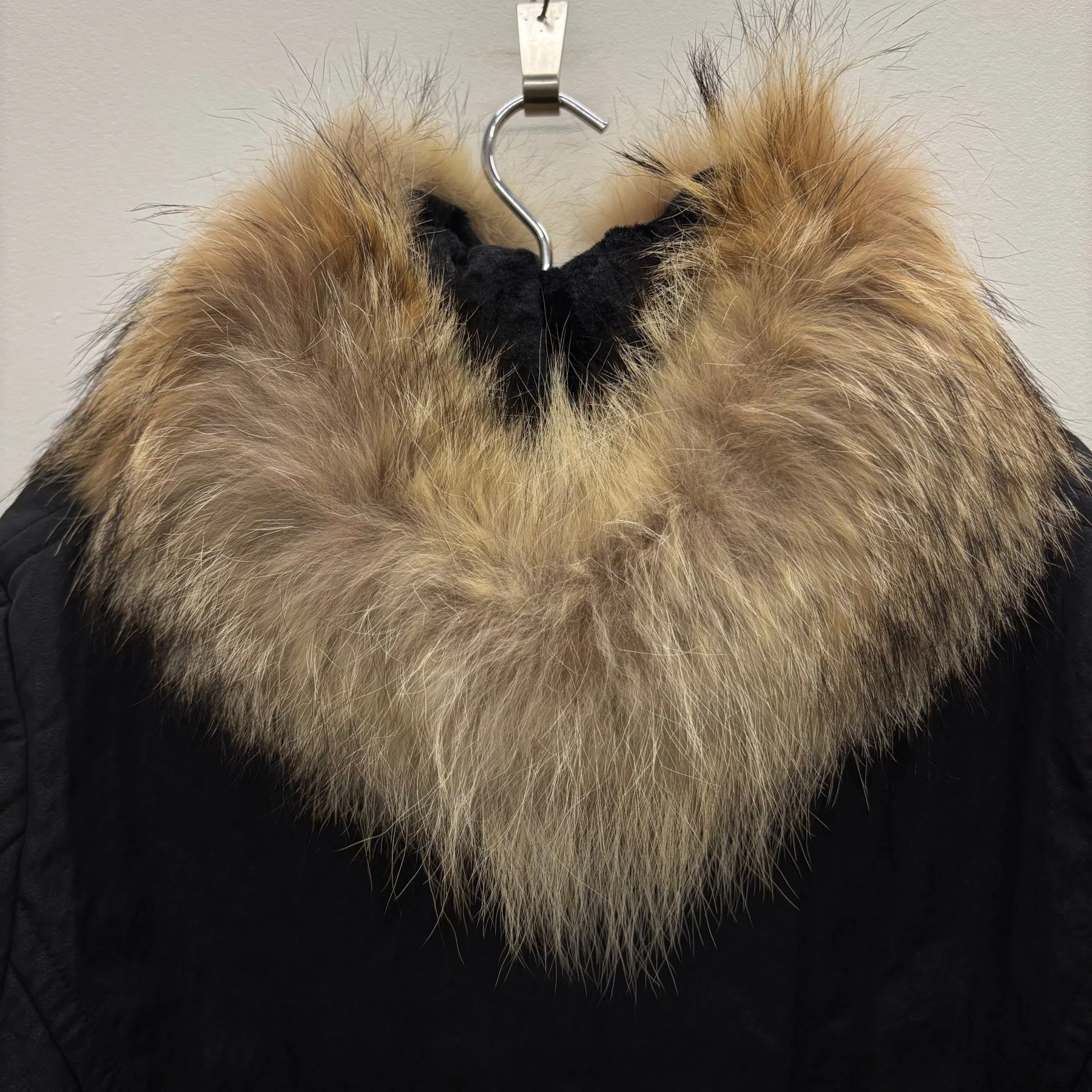 5351 Pour Les Hommes Fur Hooded Bomber Jacket - Image 9
