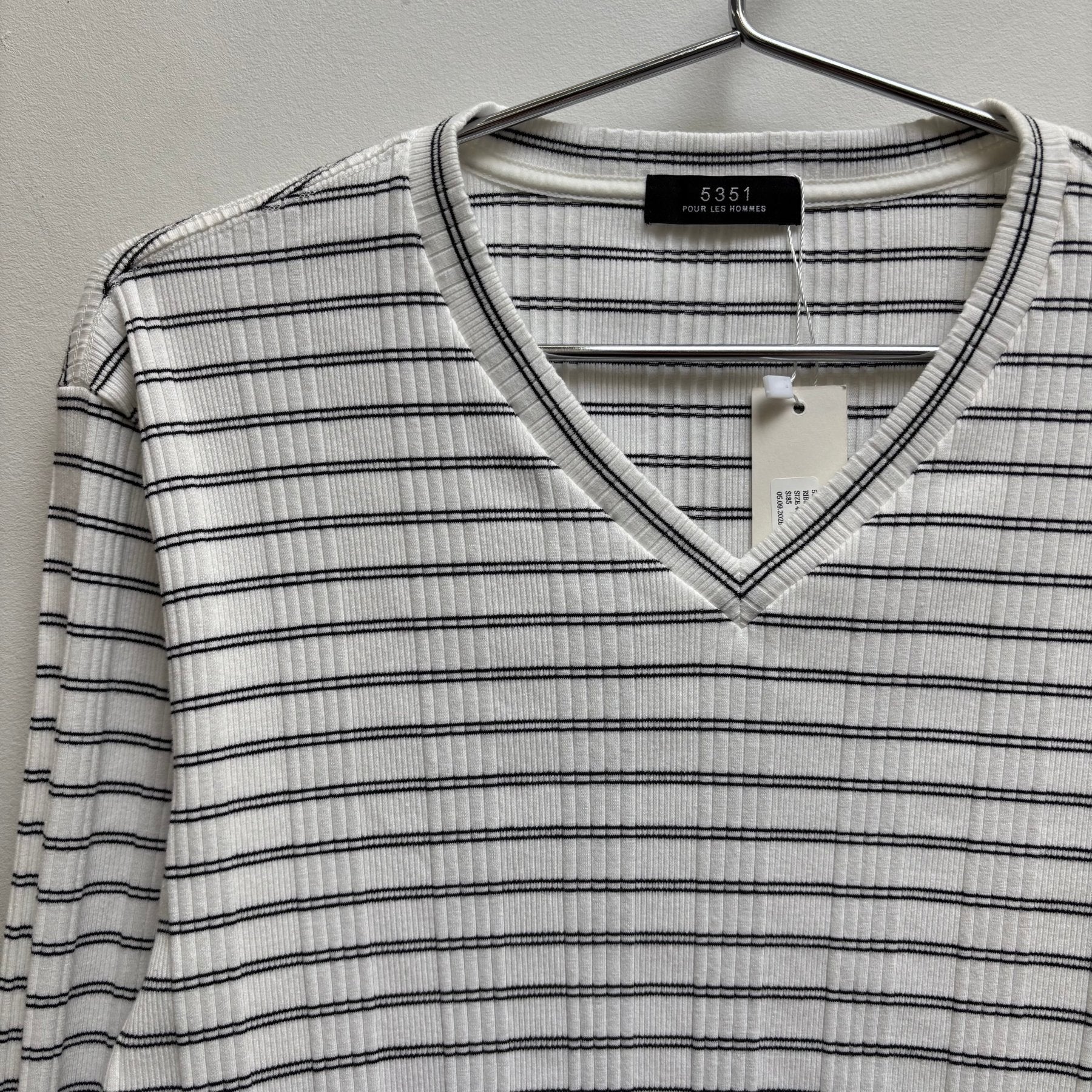 5351 Pour Les Hommes Striped V-Neck Ribbed Long Sleeve - Image 3