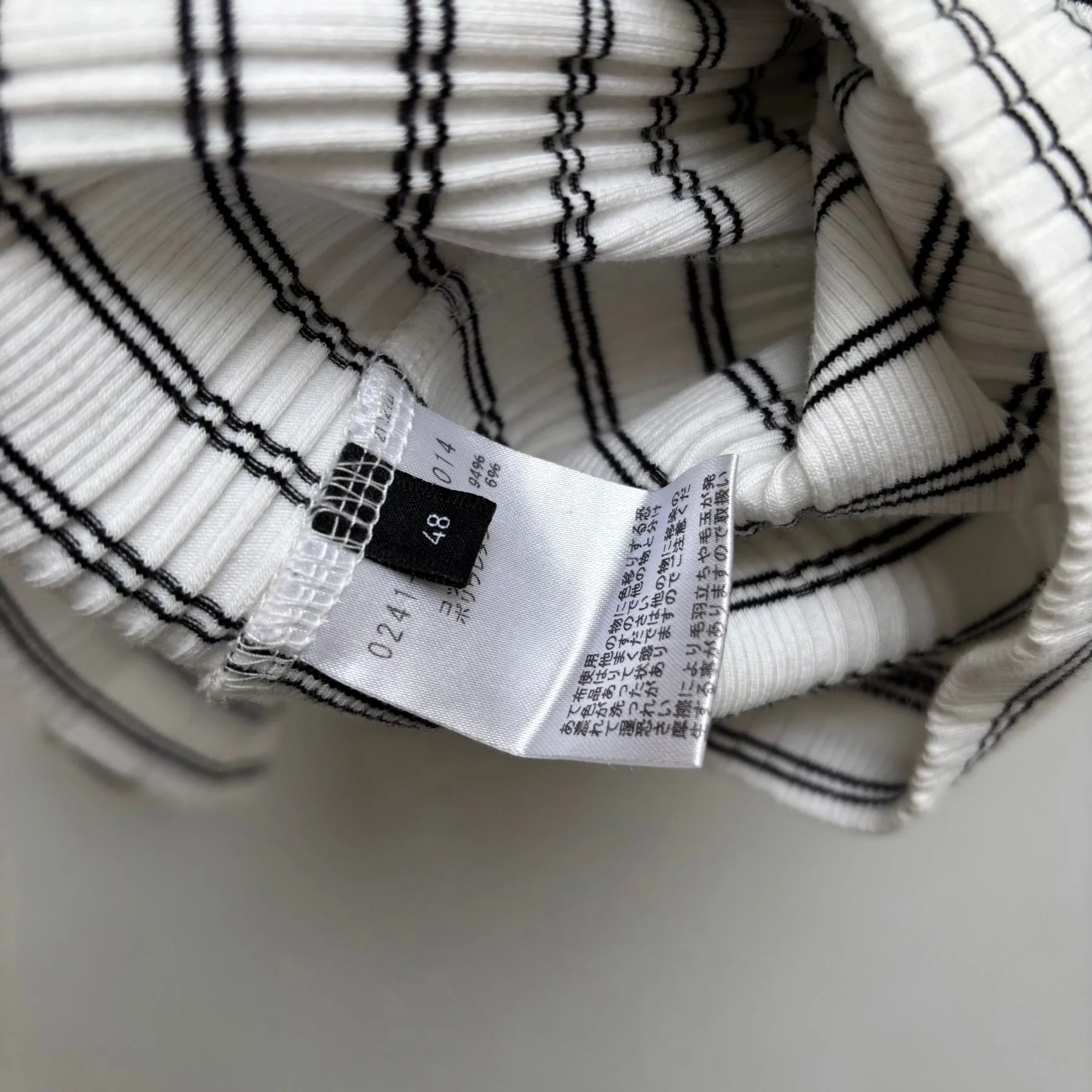 5351 Pour Les Hommes Striped V-Neck Ribbed Long Sleeve - Image 9