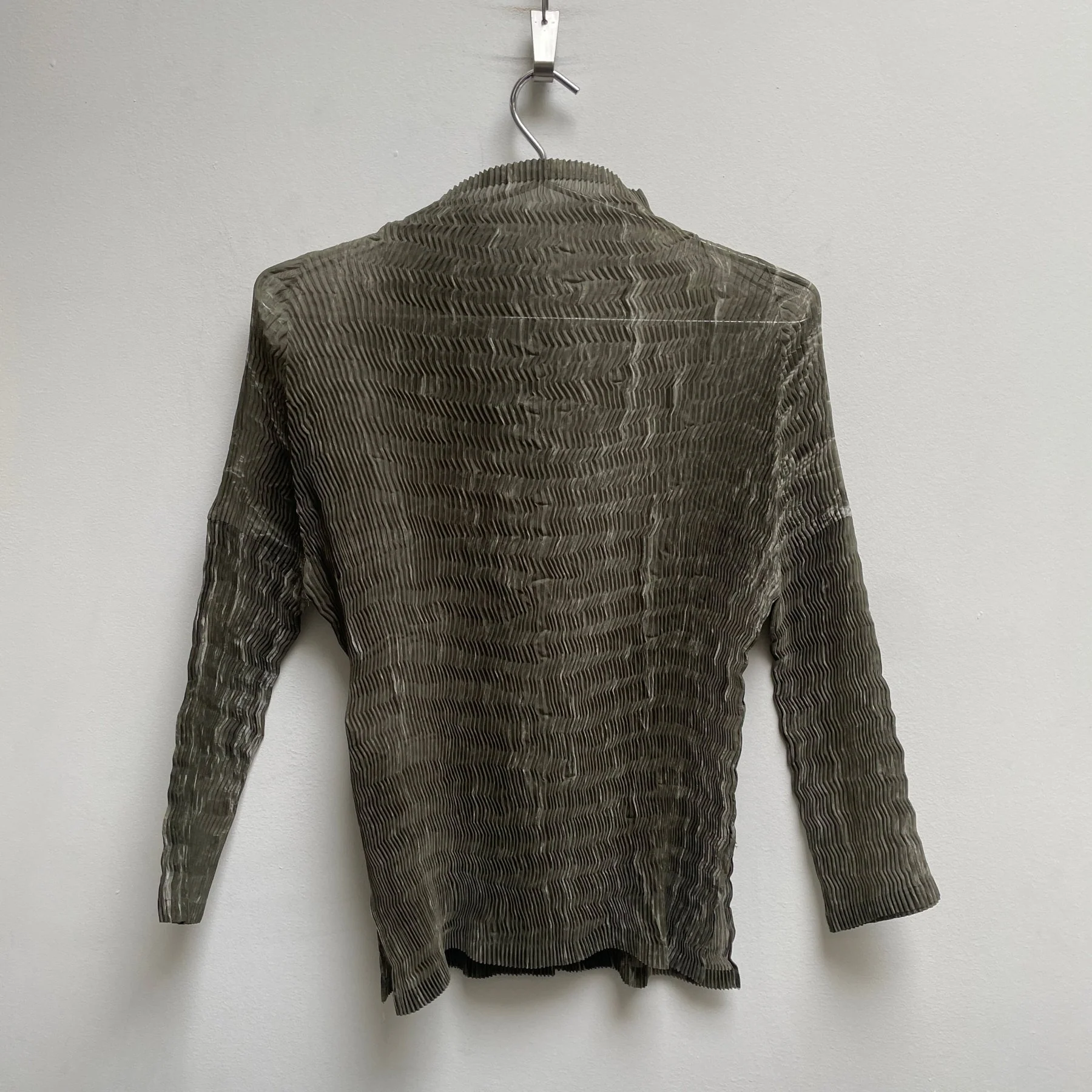 90s Issey Miyake Pleated Button-up - Image 2