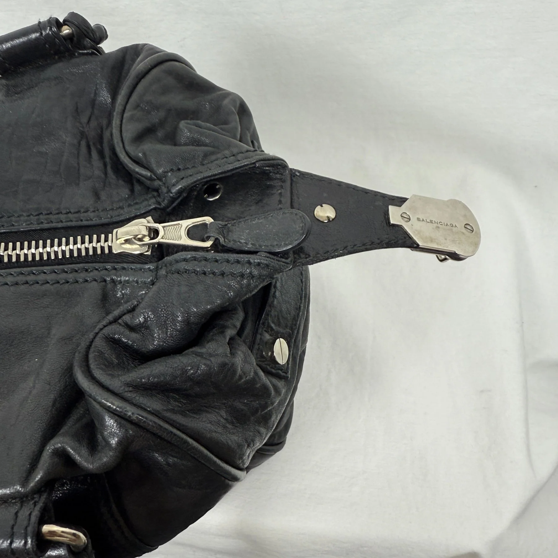 Balenciaga Agneau Whistle Handbag - Image 8