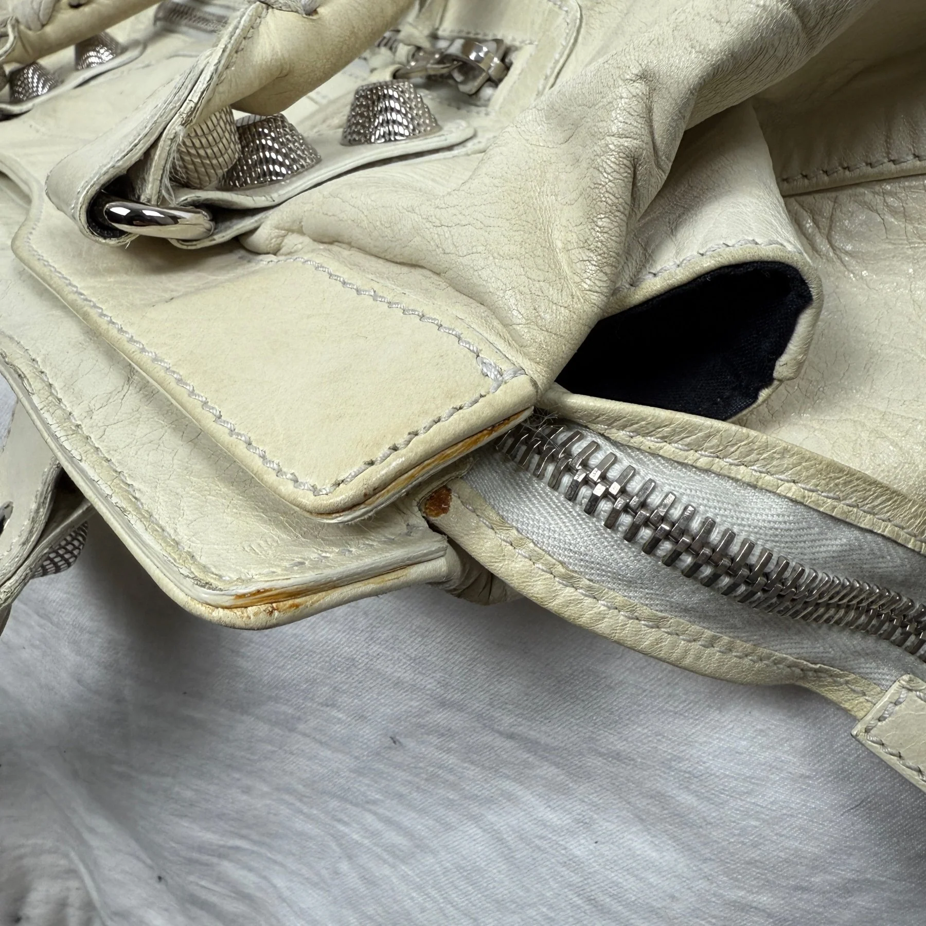 Balenciaga Giant Work Bag In Ivory - Image 7