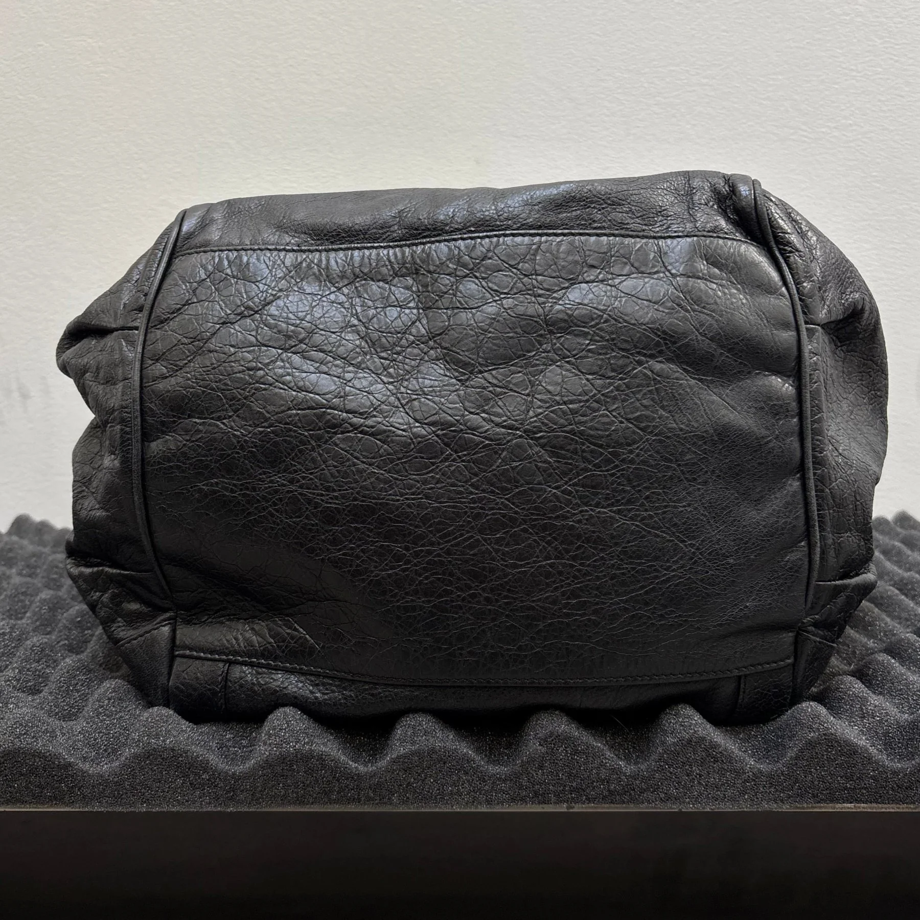 Balenciaga Leather Sunday Editors Leather Handbag - Image 14