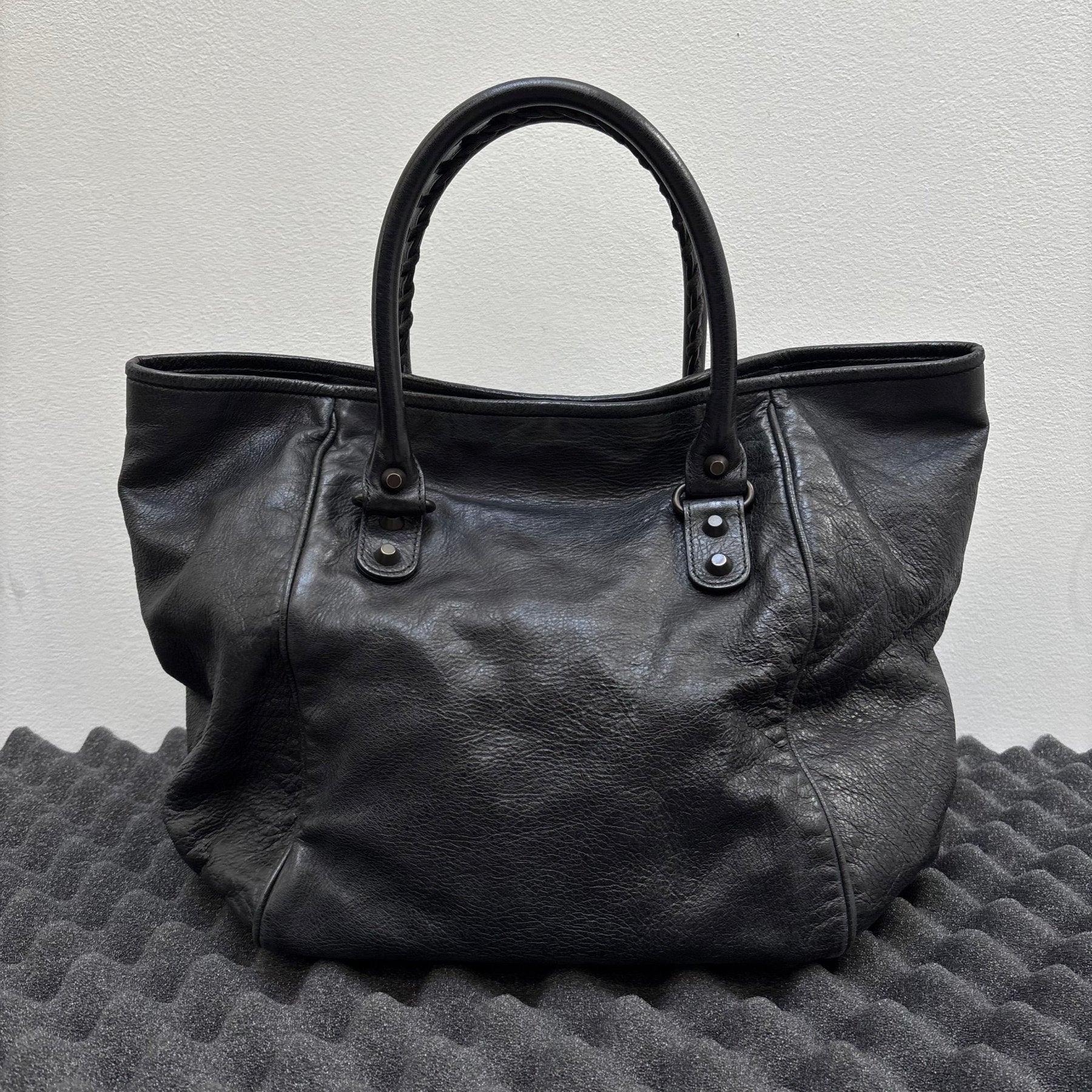 Balenciaga Leather Sunday Editors Leather Handbag - Image 2