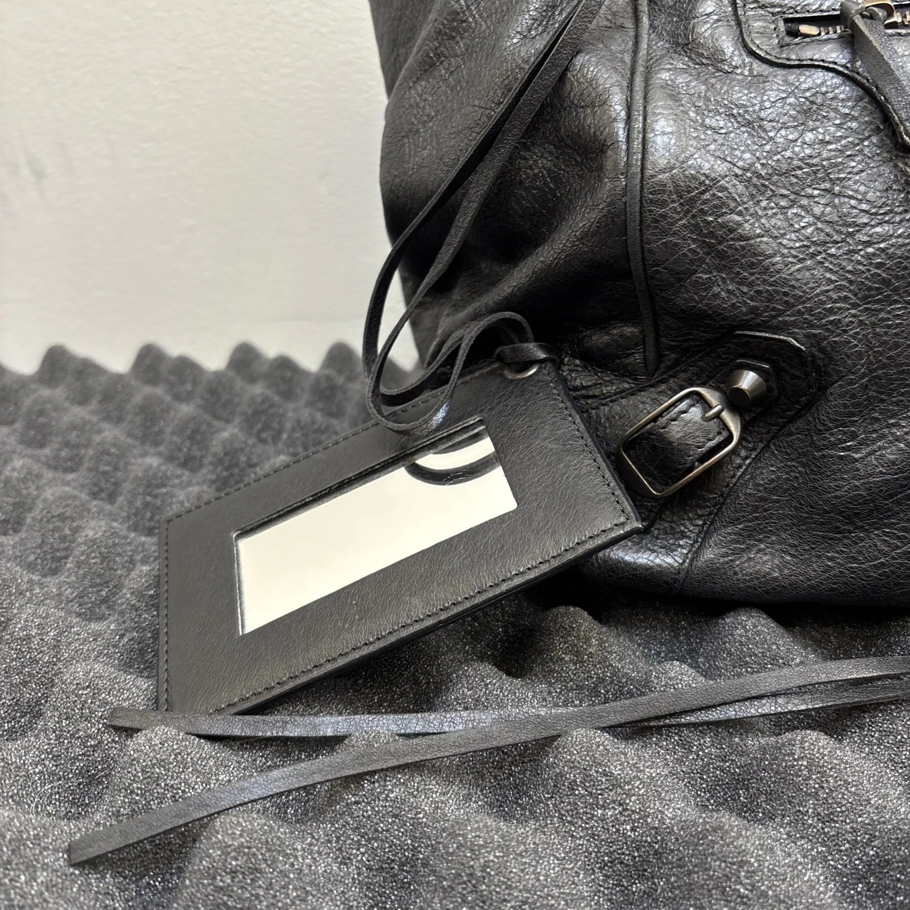 Balenciaga Leather Sunday Editors Leather Handbag - Image 9