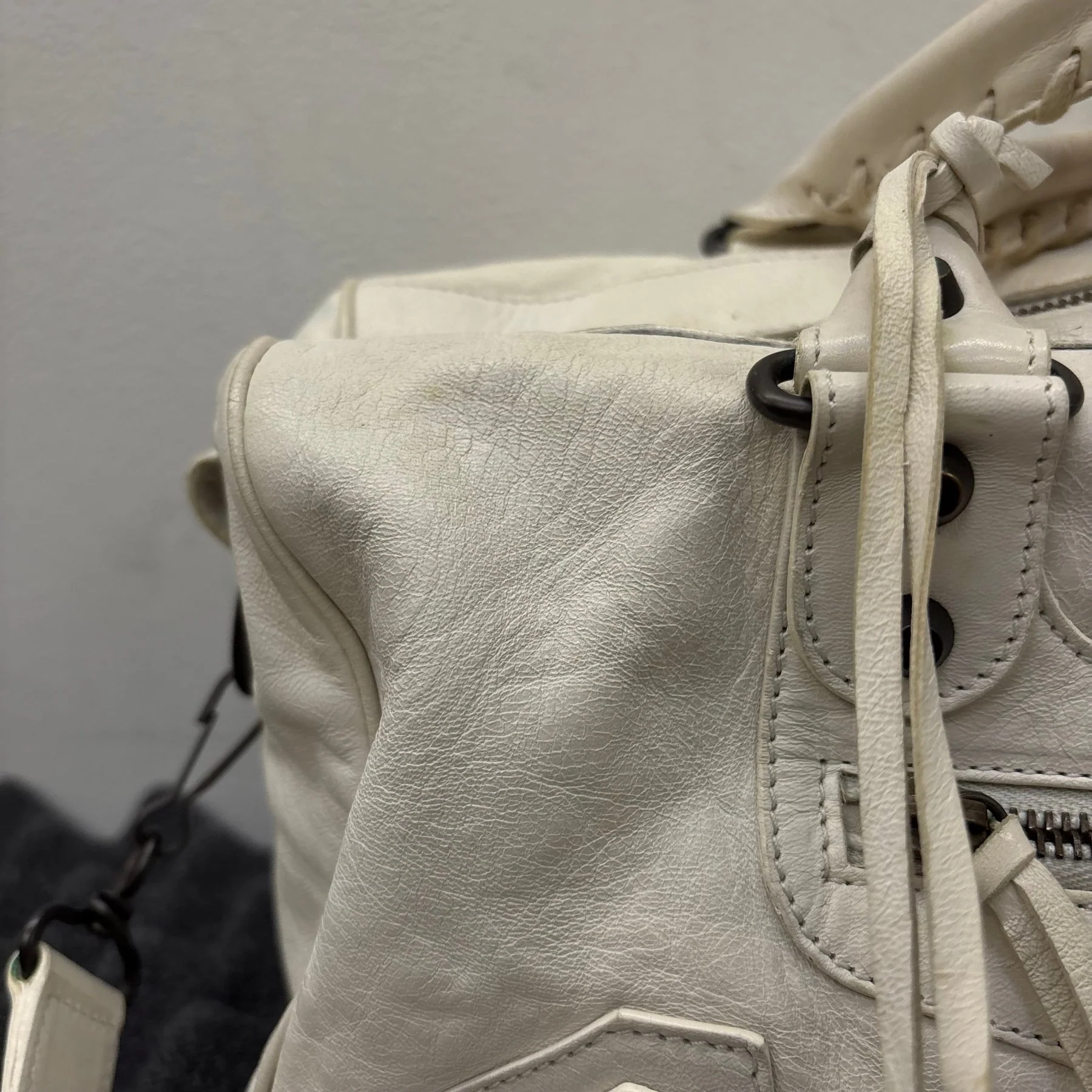 Balenciaga White Twiggy Leather Bag - Image 7