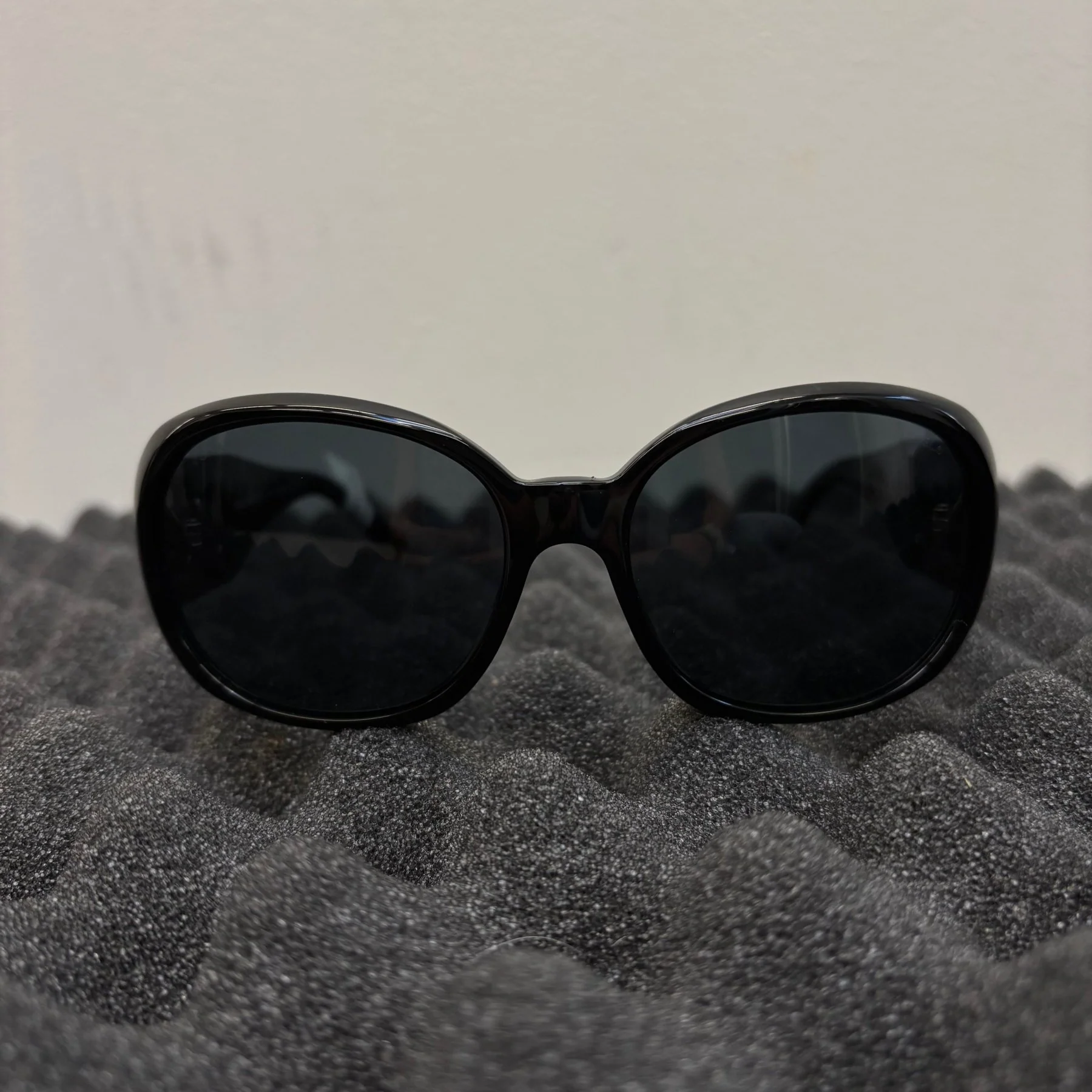 Chanel Flower Design Oval Sunglasses - Image 4