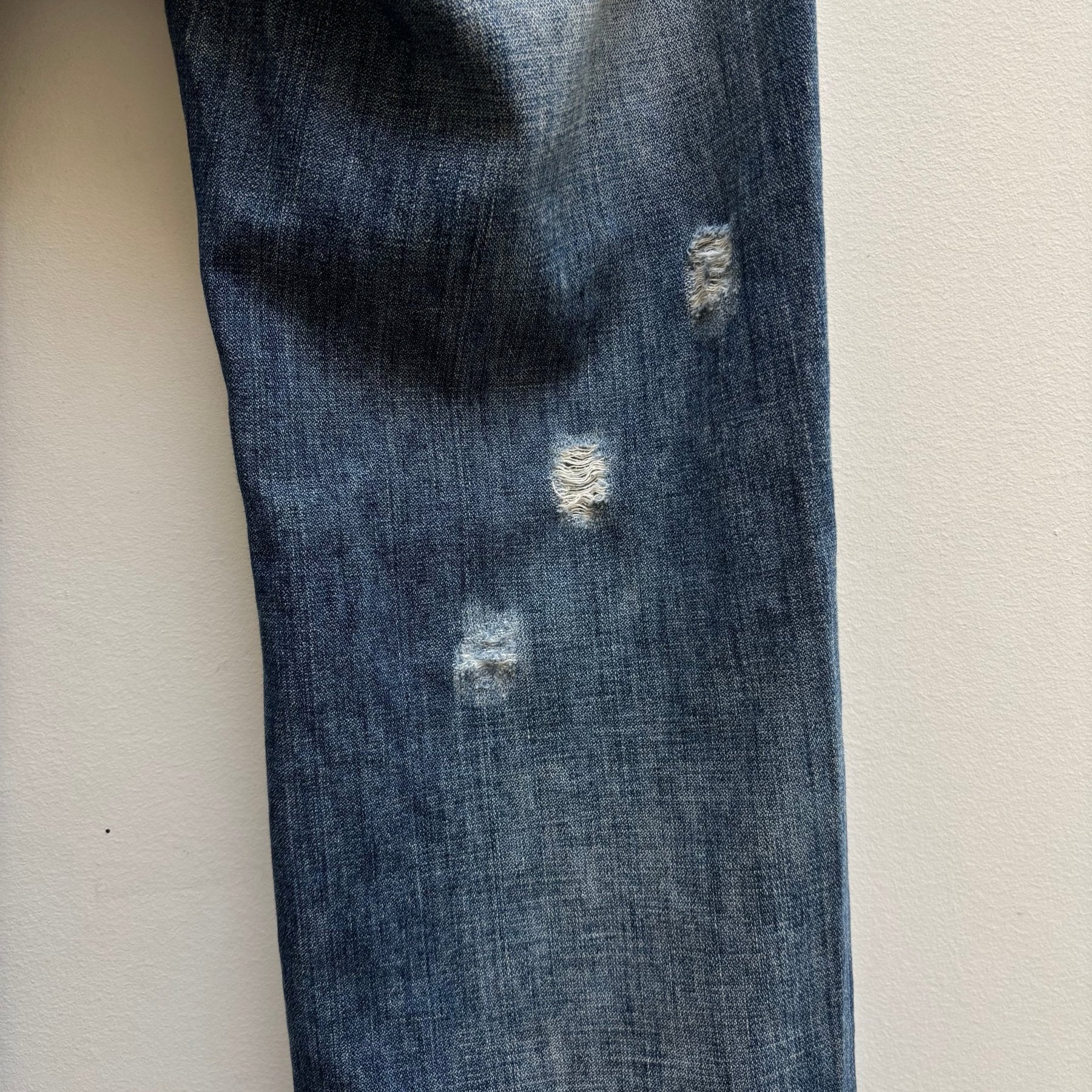 Dolce & Gabbana Studded Distressed Light Wash Jeans - Image 13