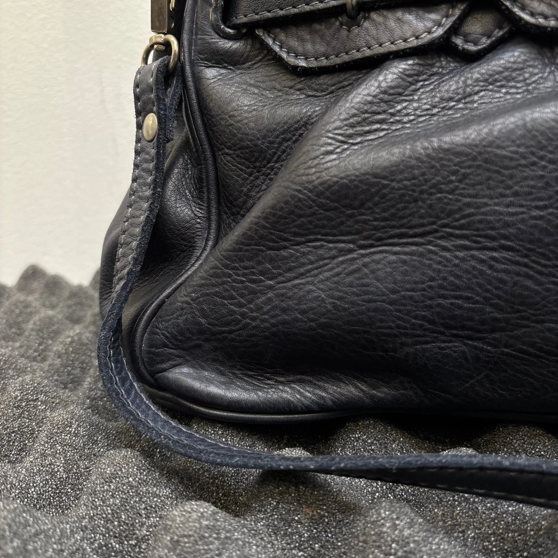 Firkin Navy Star Leather Handbag - Image 8