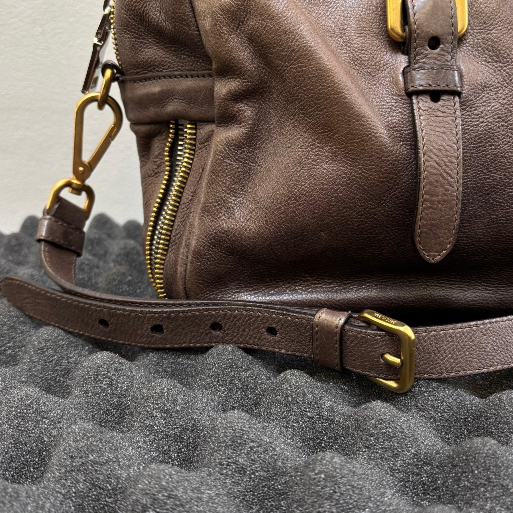FW07 Prada Glace Ombré Calf Leather Zipper Satchel Bag - Image 7