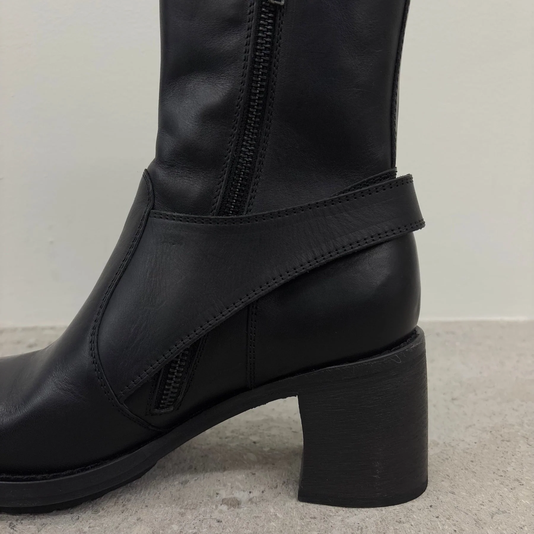 FW18 Ann Demeulemeester Leather Belt Heeled Boots - Image 8