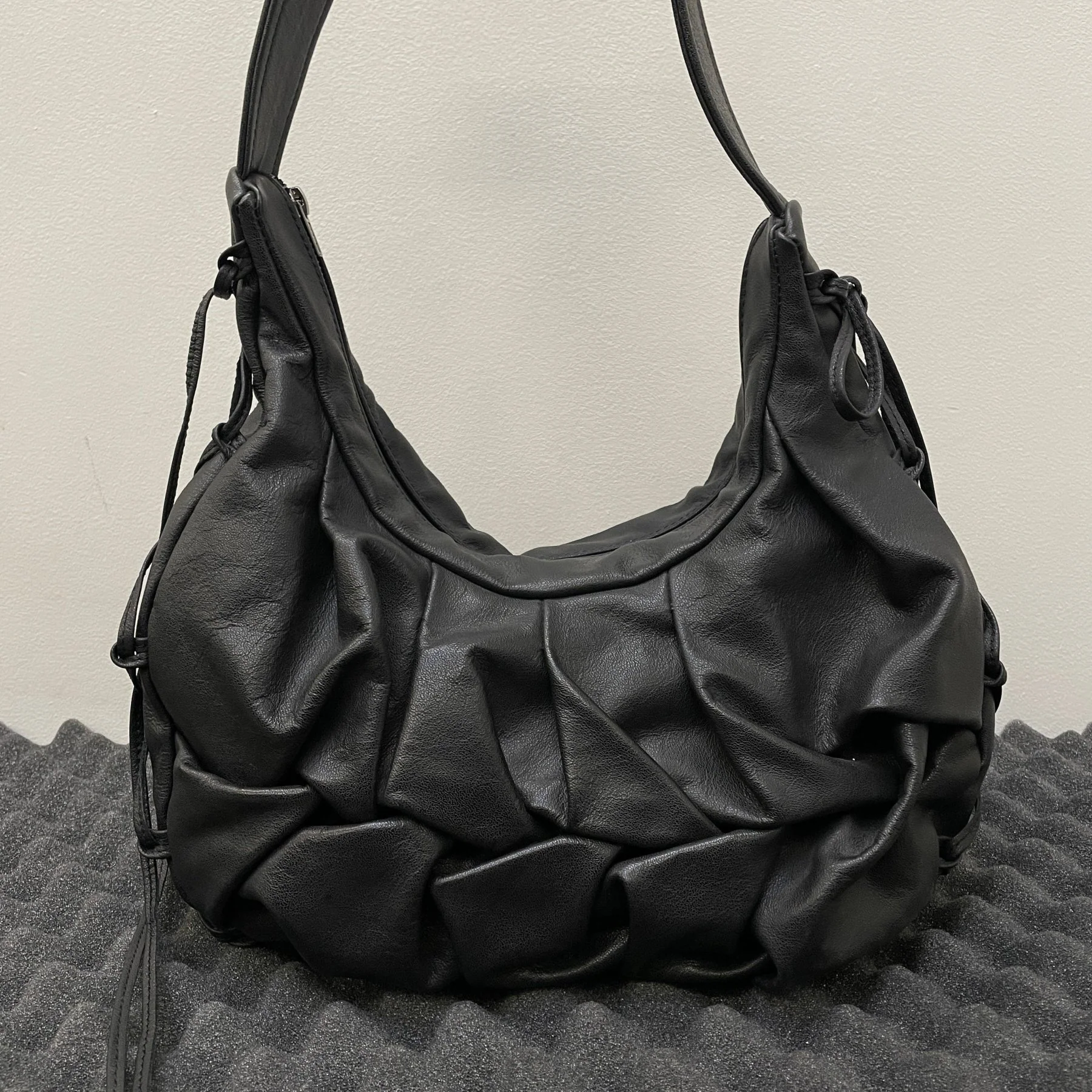 Geneve Florence Bound Leather Shoulder Bag - Image 8