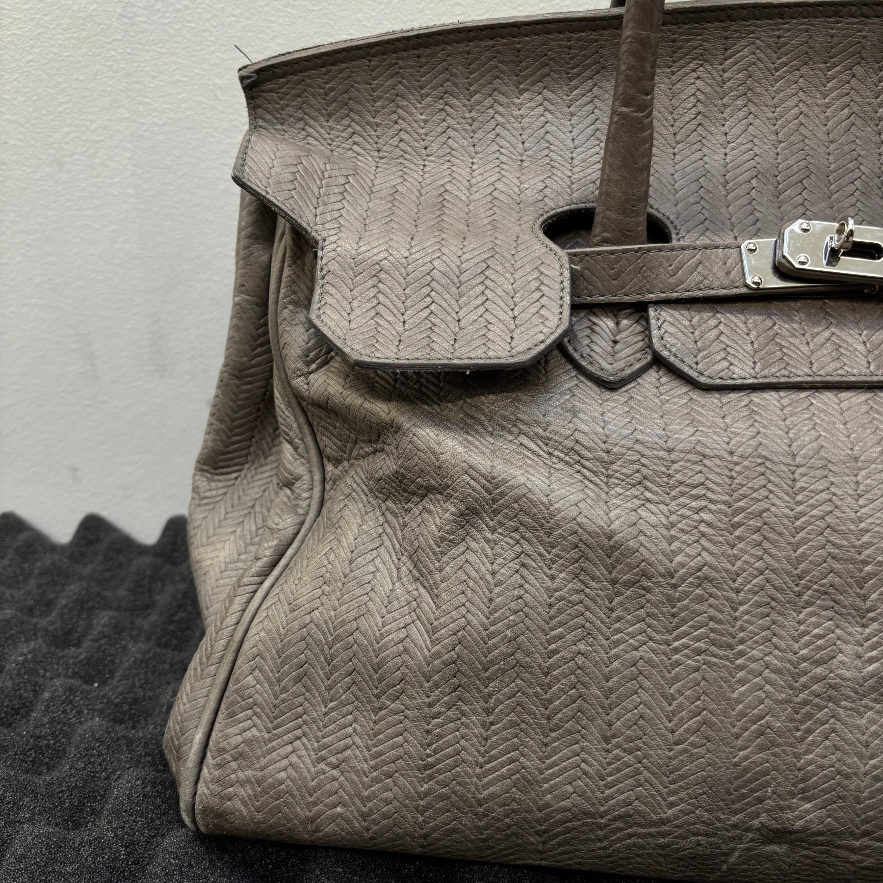 Grey Fishnet Patterned Leather Firkin Handbag - Image 7