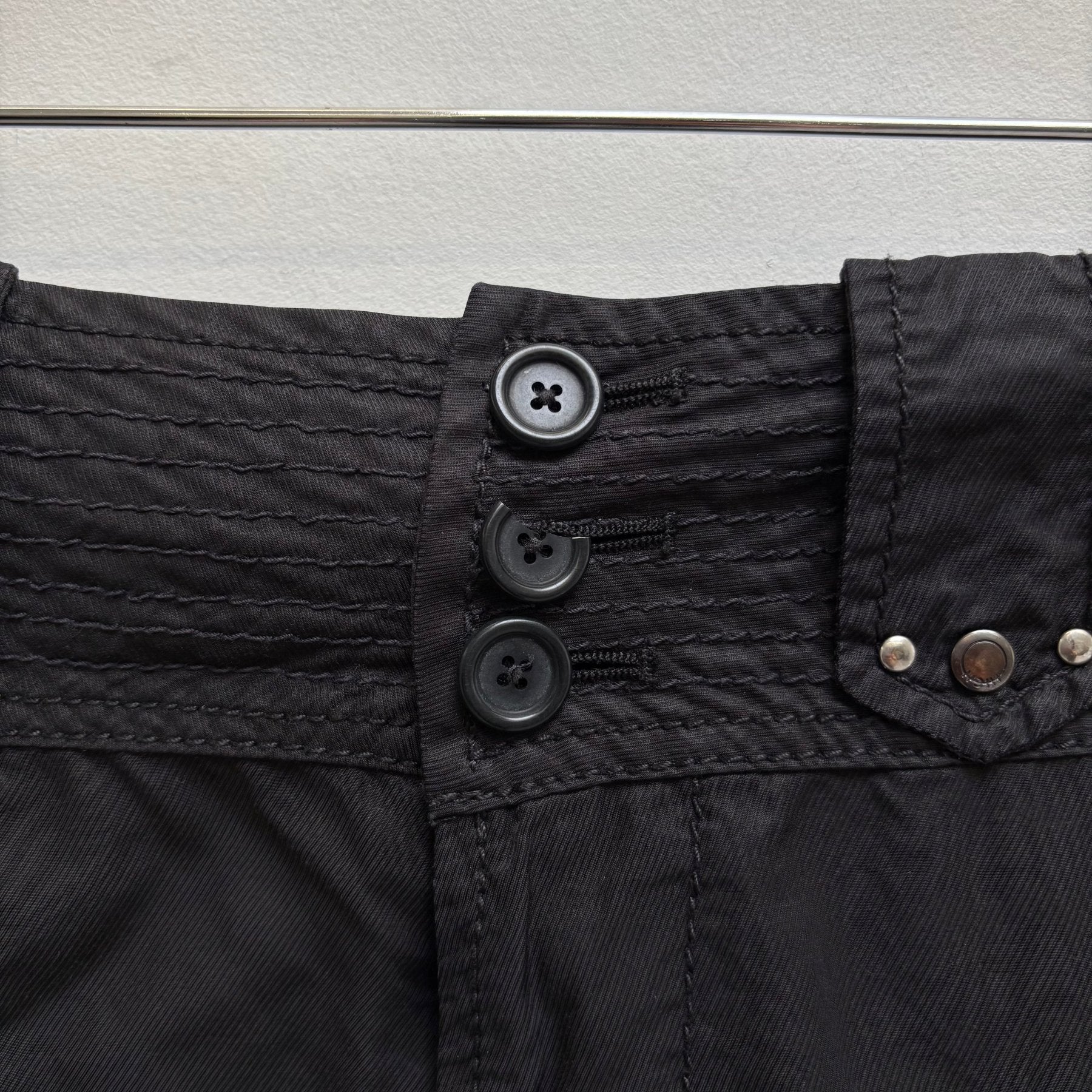HIGH USE Parachute Capris Pants - Image 17
