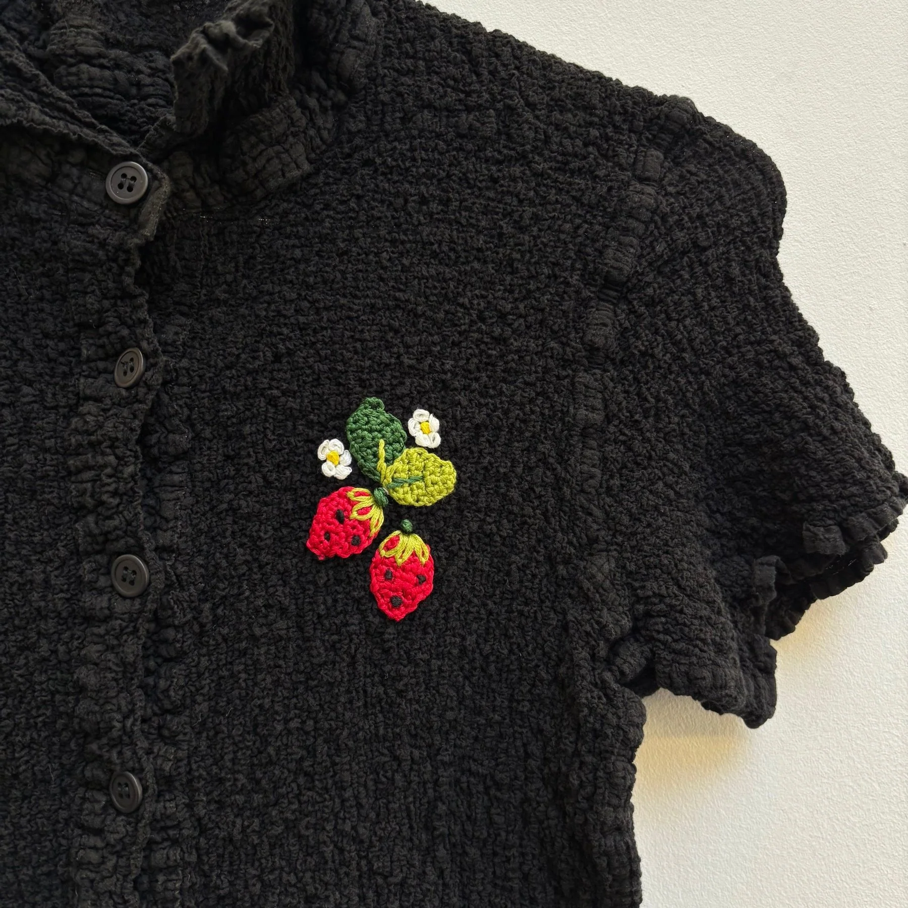 Issey Miyake Me Strawberry Embroidered Cauliflower Shirt - Image 4