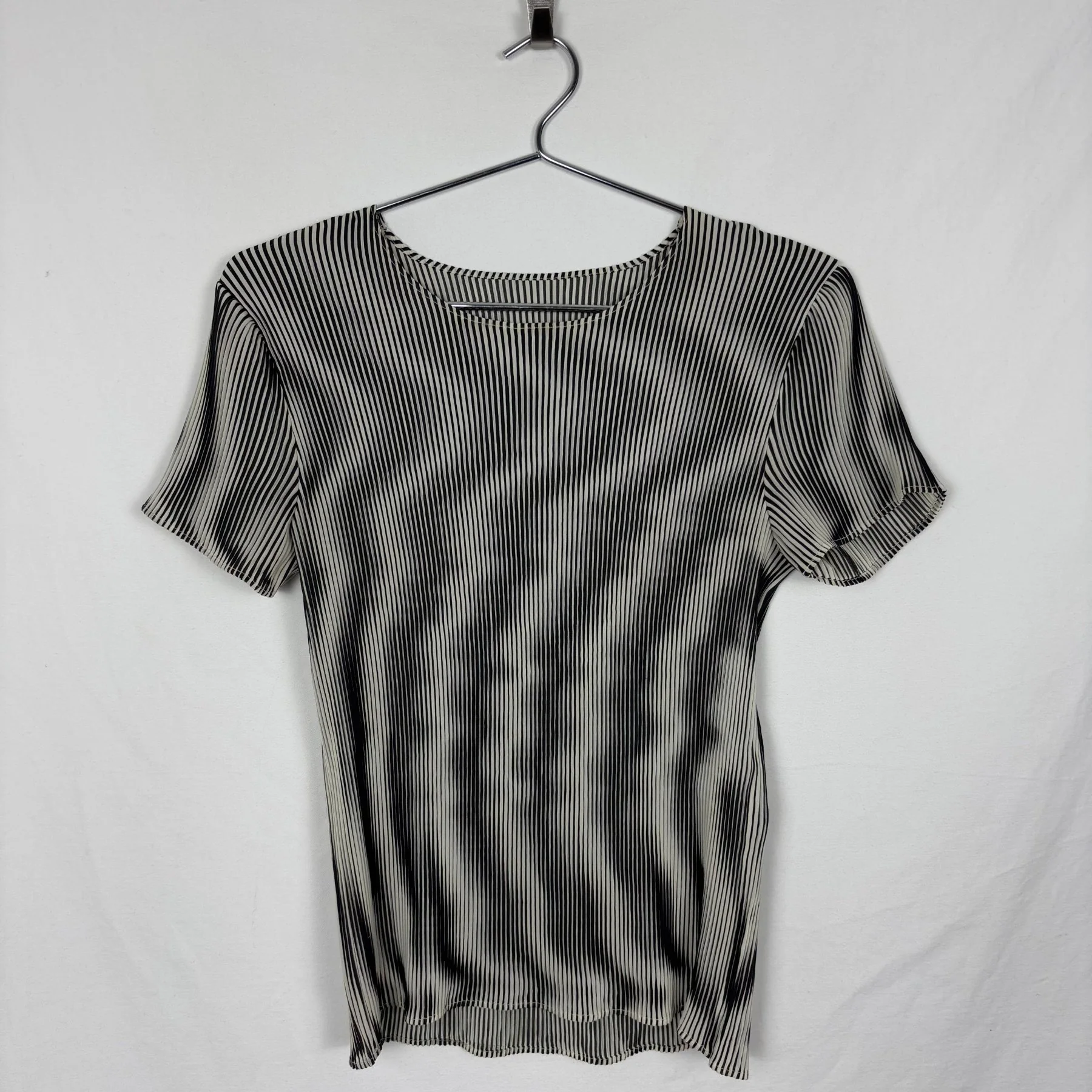 Issey Miyake Wavy Print Pleats Top