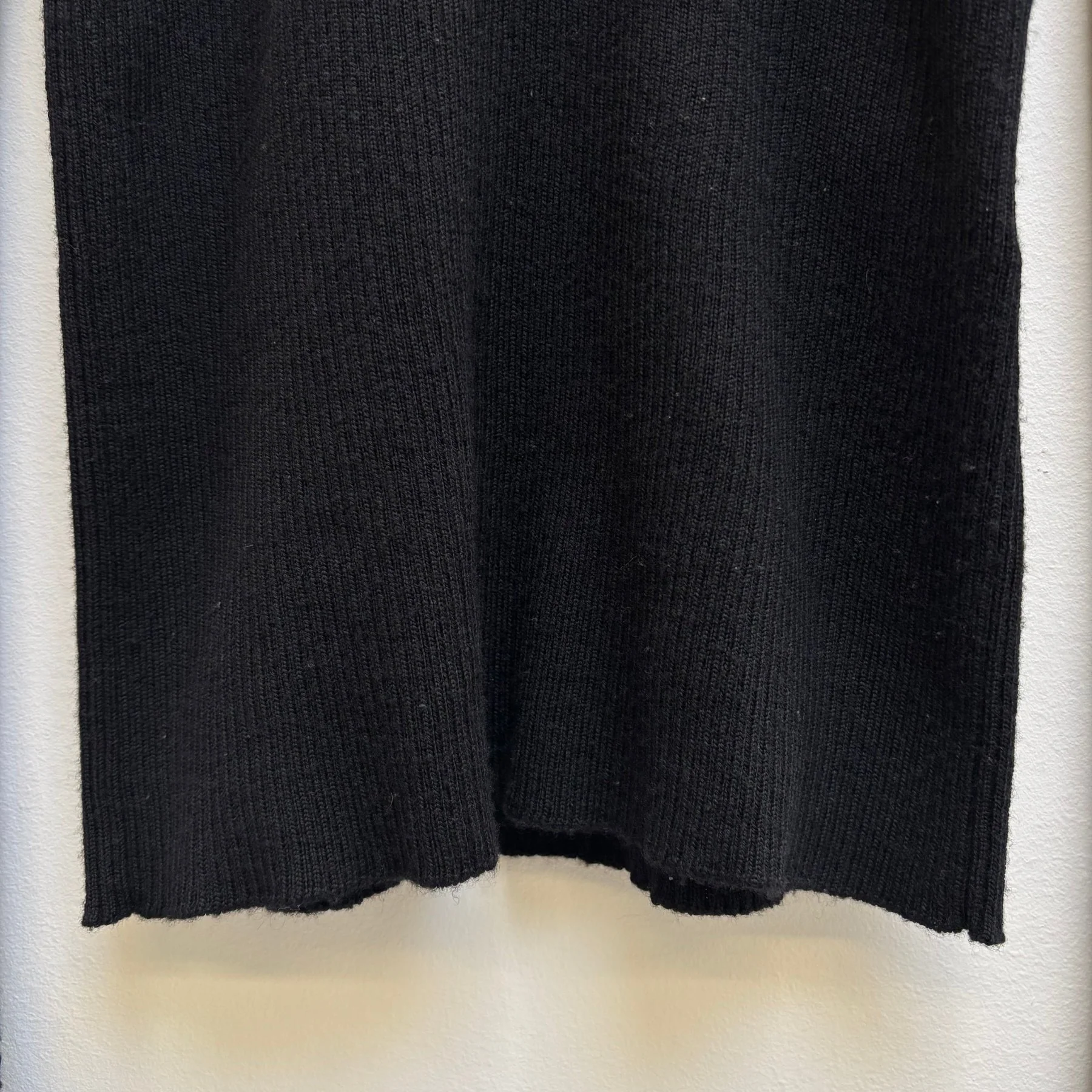 Junya Watanabe Ribbed V-Neck Shirt - Image 7