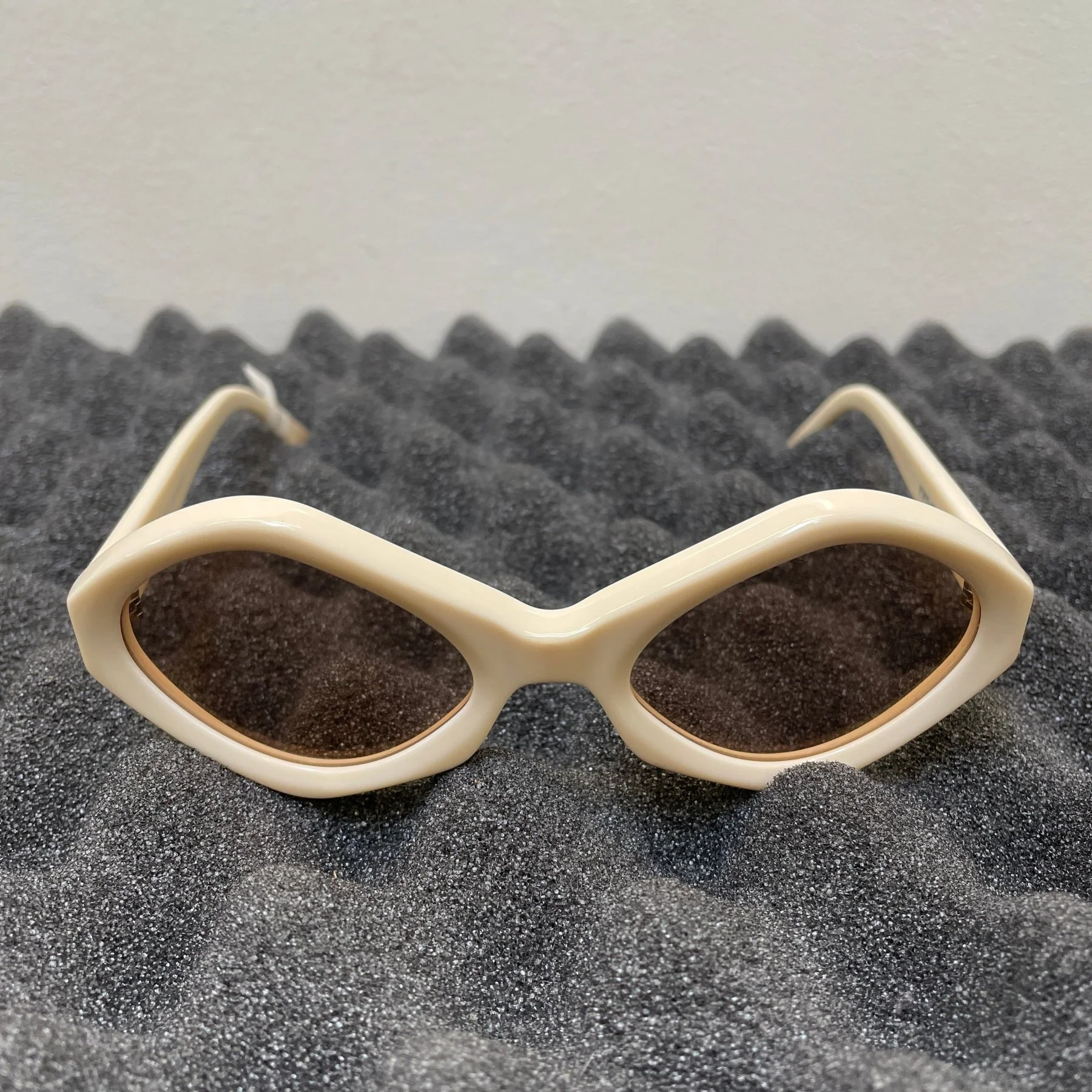Kiko Kostadinov Octavia Rhomboid Cream Sunglasses - Image 4