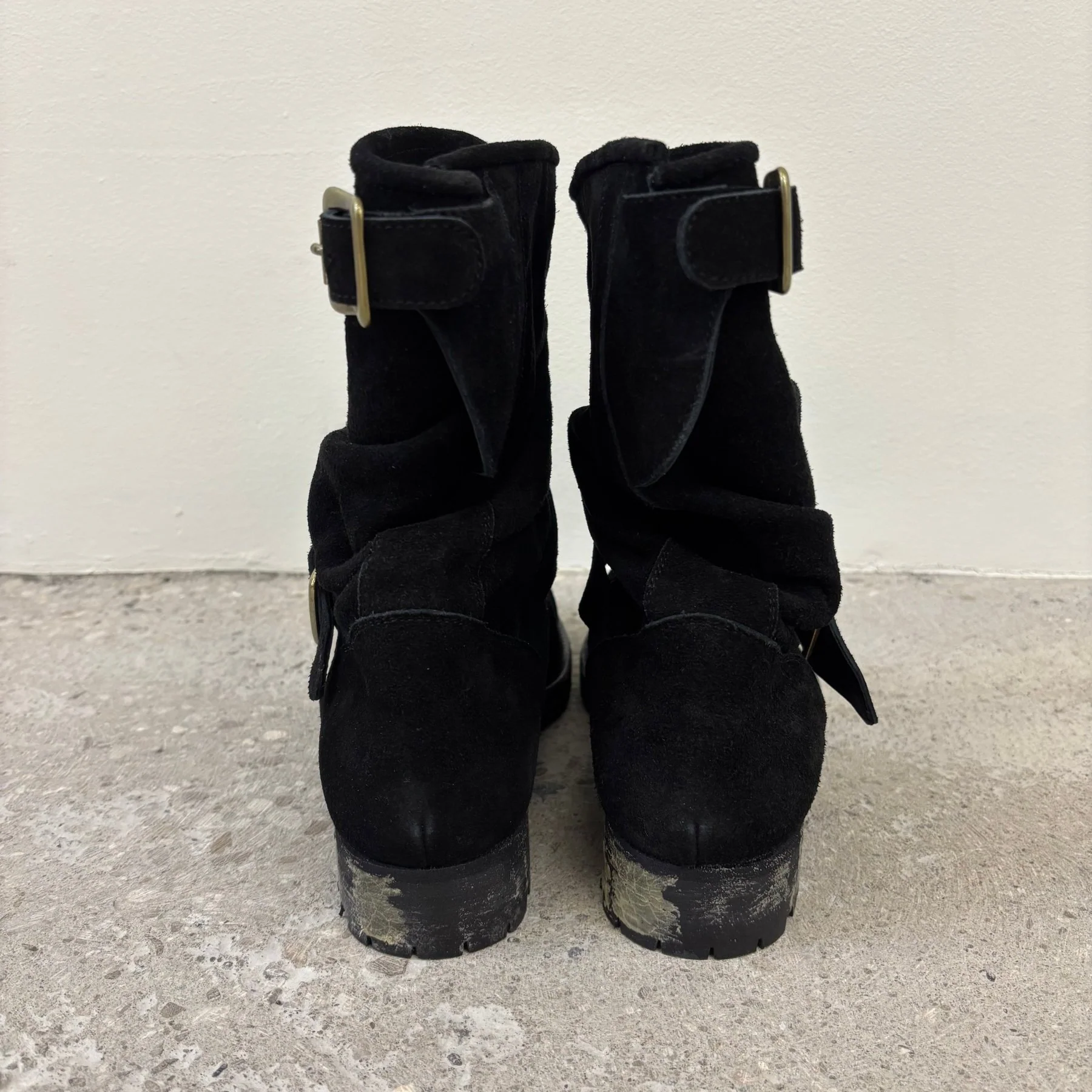 Mihara Yasuhiro Twisted Suede Engineer Boots - Image 4