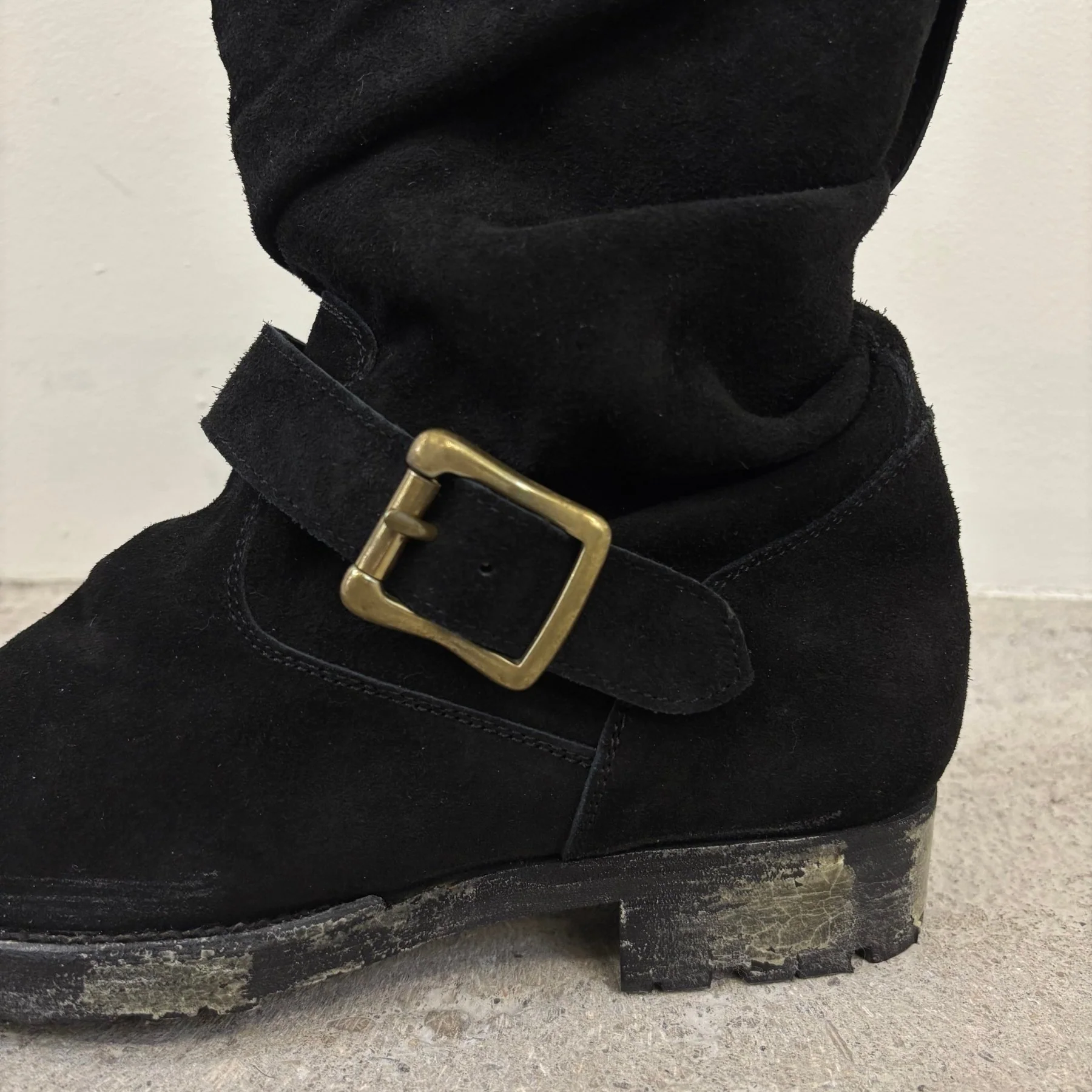 Mihara Yasuhiro Twisted Suede Engineer Boots - Image 5