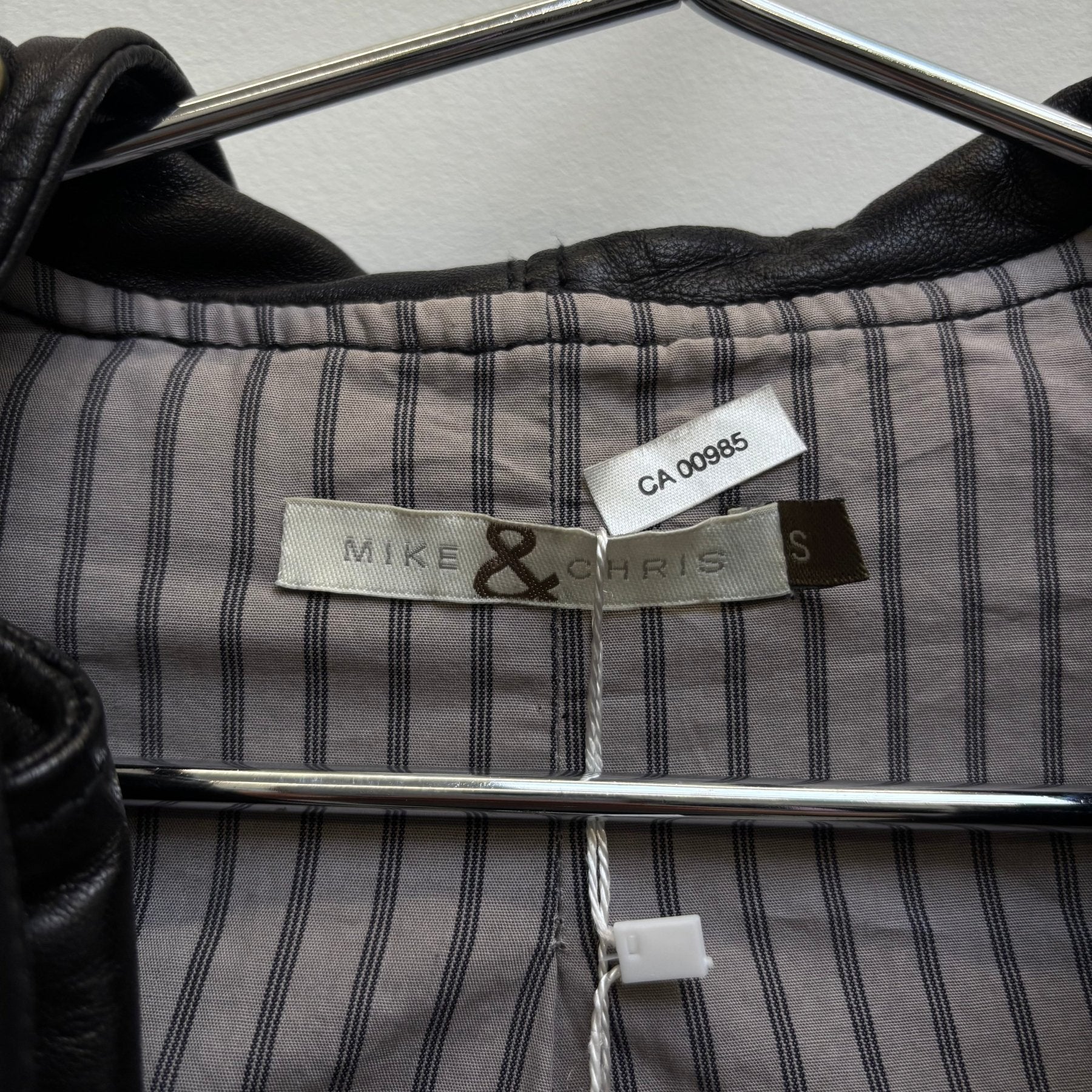 Mike & Chris Cropped Leather Jacket - Image 11