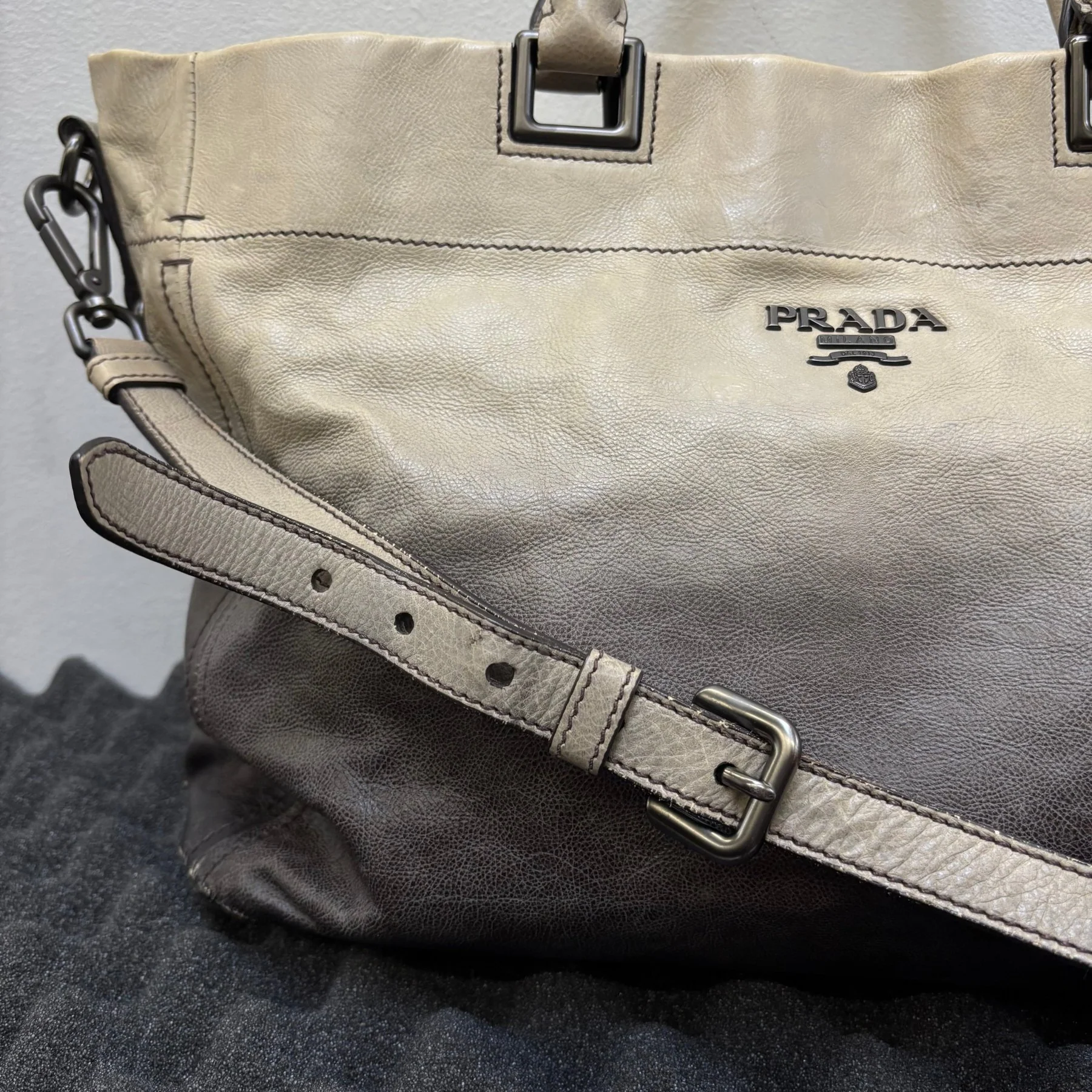Prada Gradient Leather Shoulder Bag - Image 9
