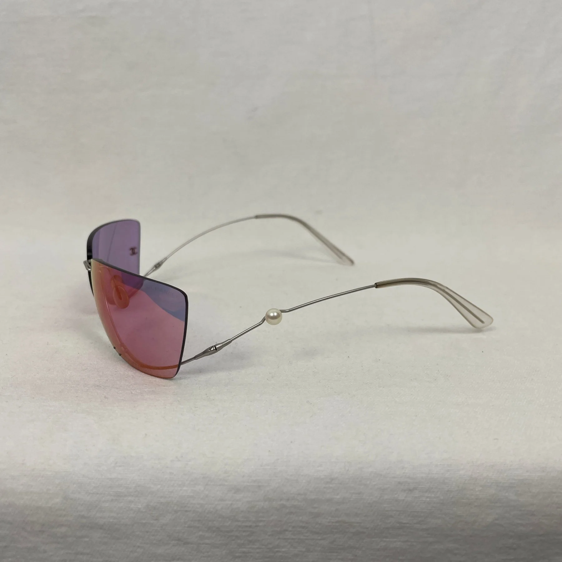 SS02 Chanel Pearl Sunglasses - Image 2