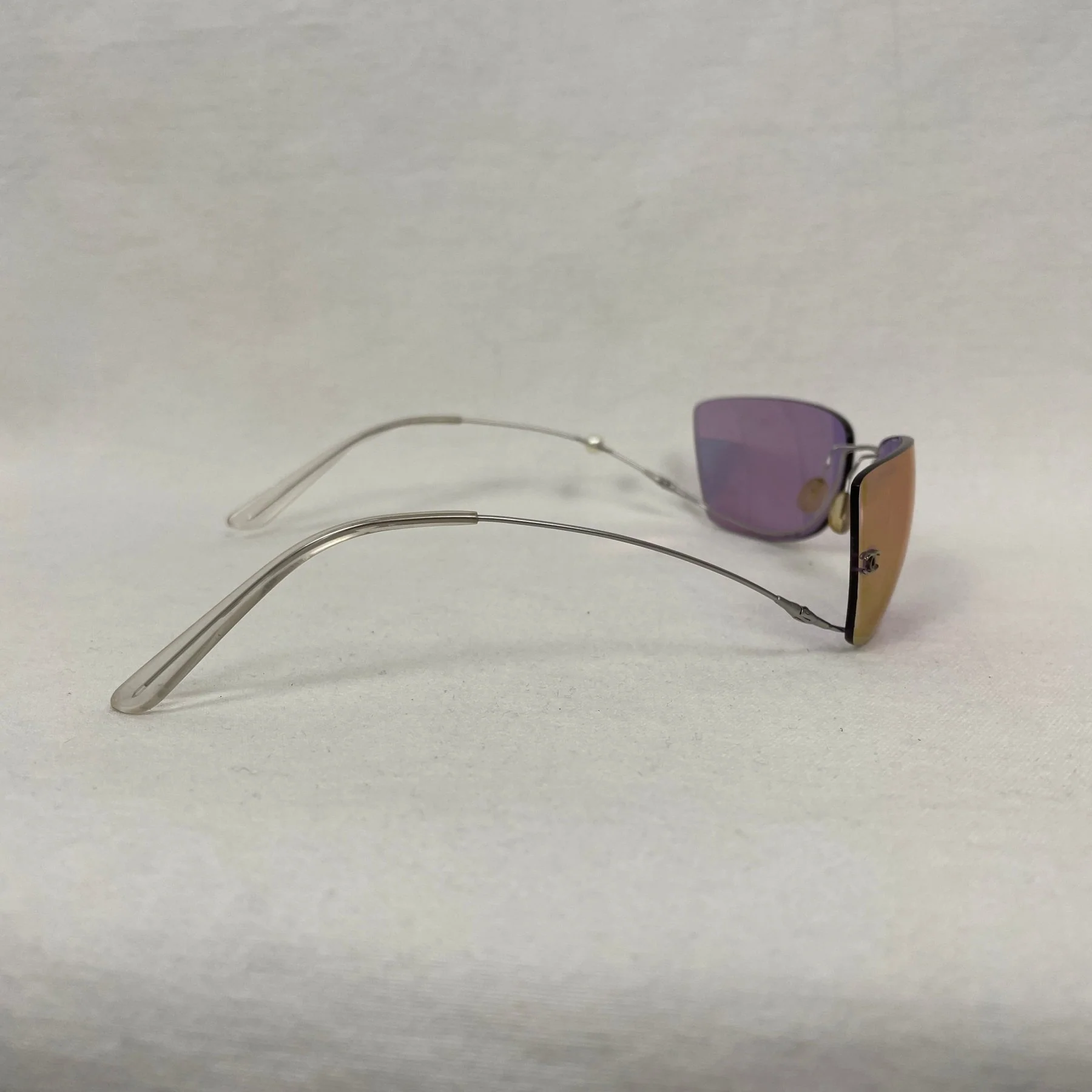 SS02 Chanel Pearl Sunglasses - Image 4
