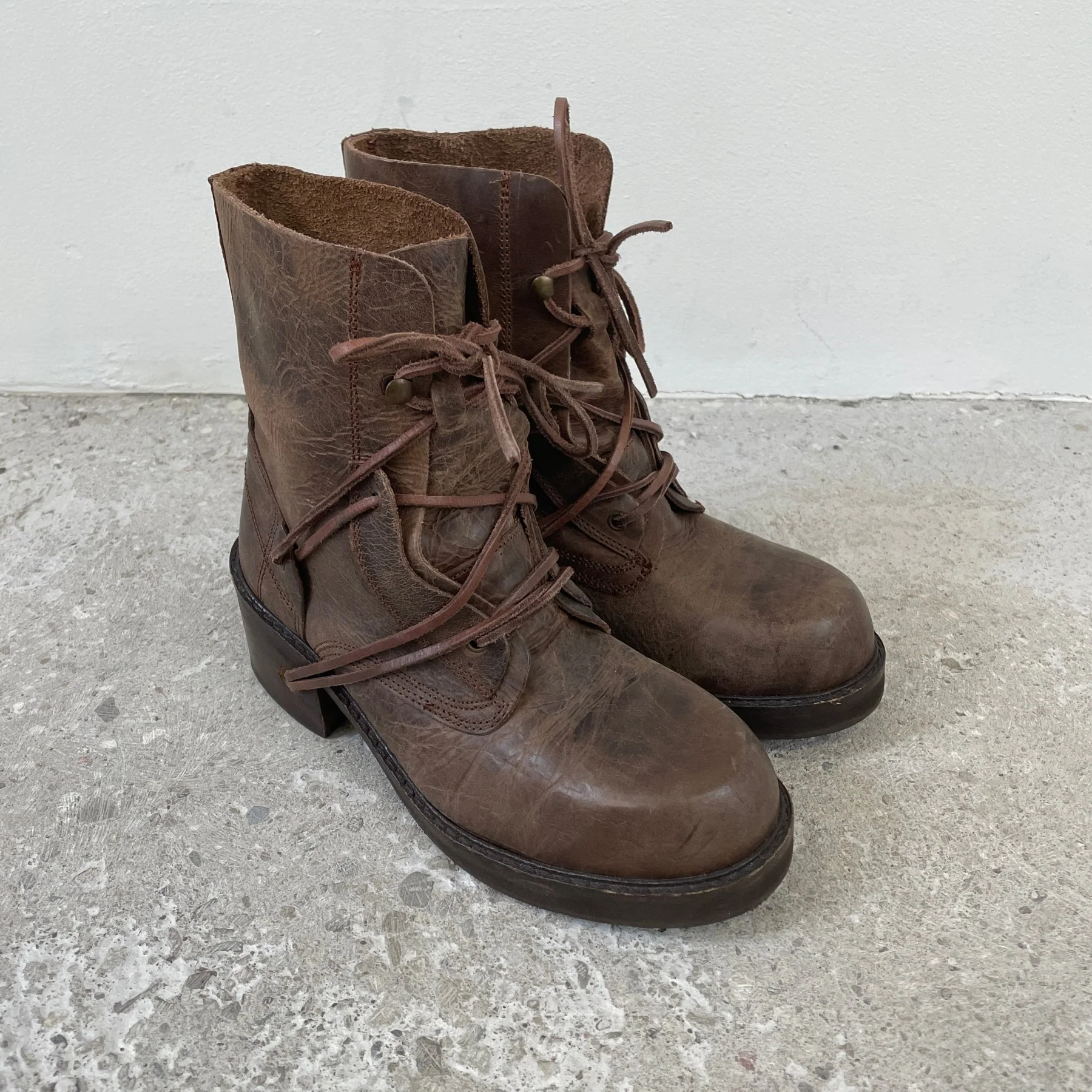T2IN Dirt Brown Leather Bondage Boots