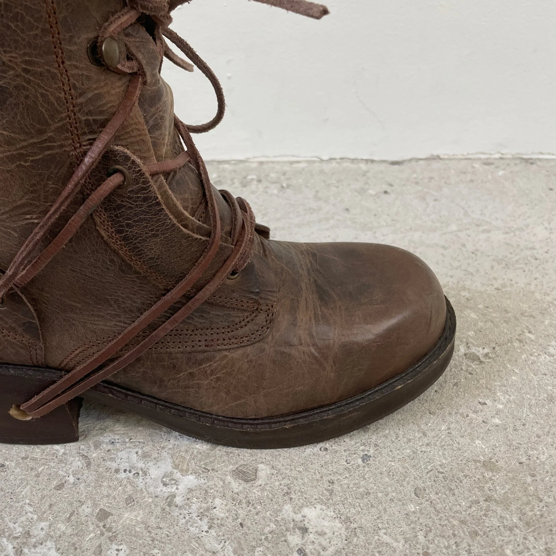 T2IN Dirt Brown Leather Bondage Boots - Image 5