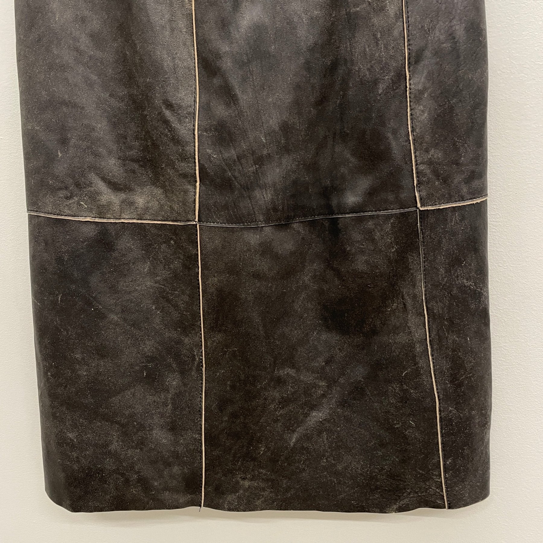 Vent Couvert Leather Buckle Skirt - Image 7