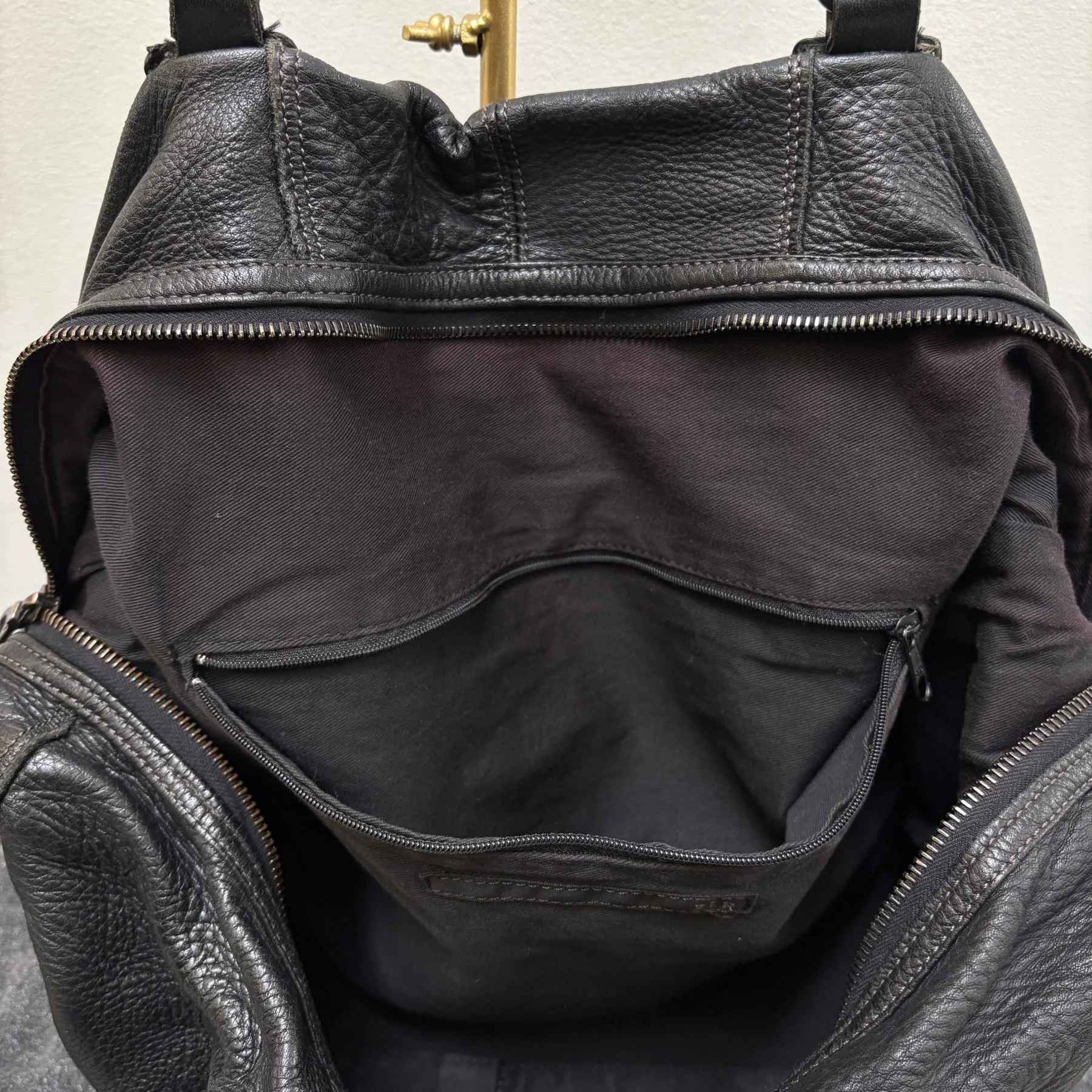 Zer Full Grain Leather Cross Zip Handbag - Image 8